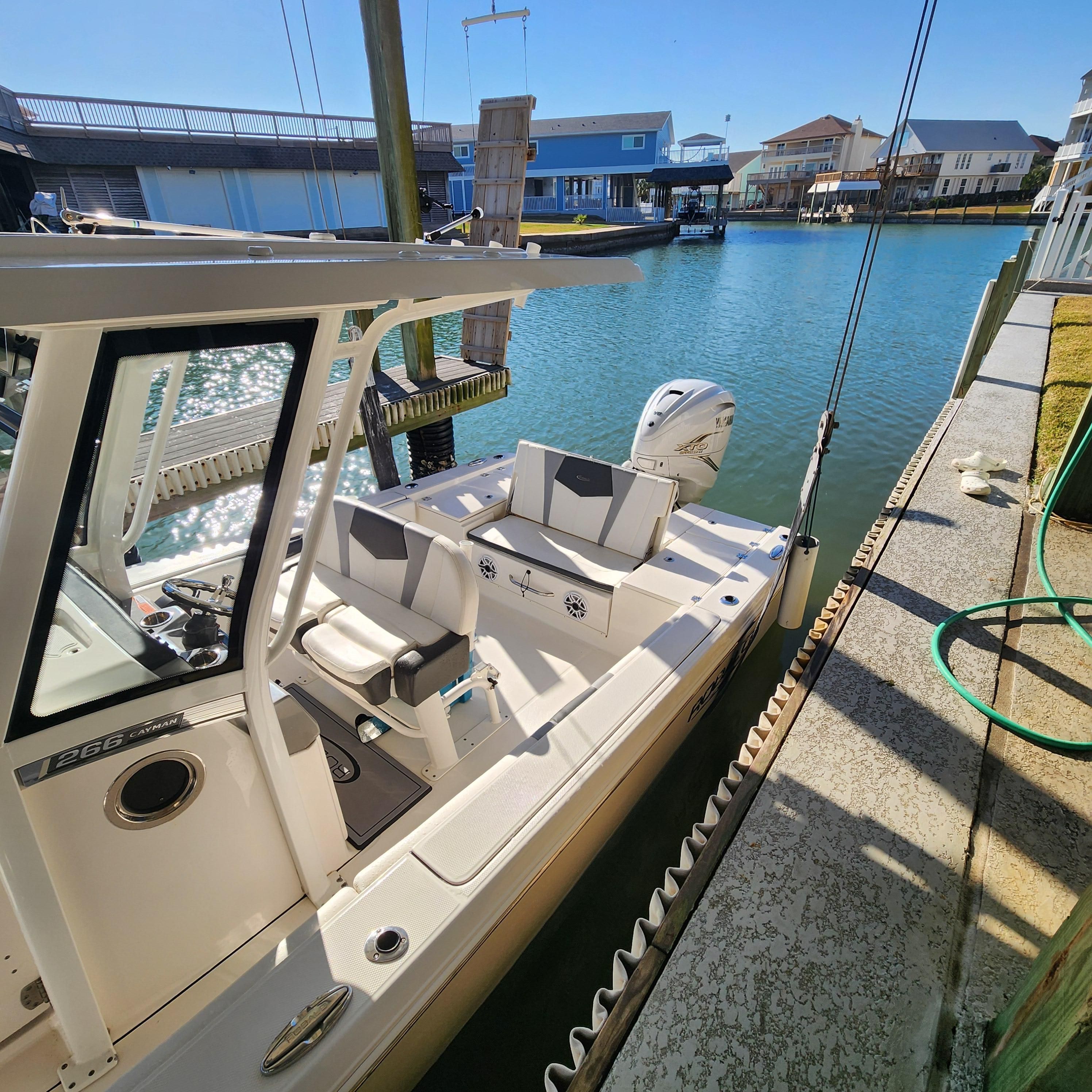 2022 Robalo 266 Cayman - 3