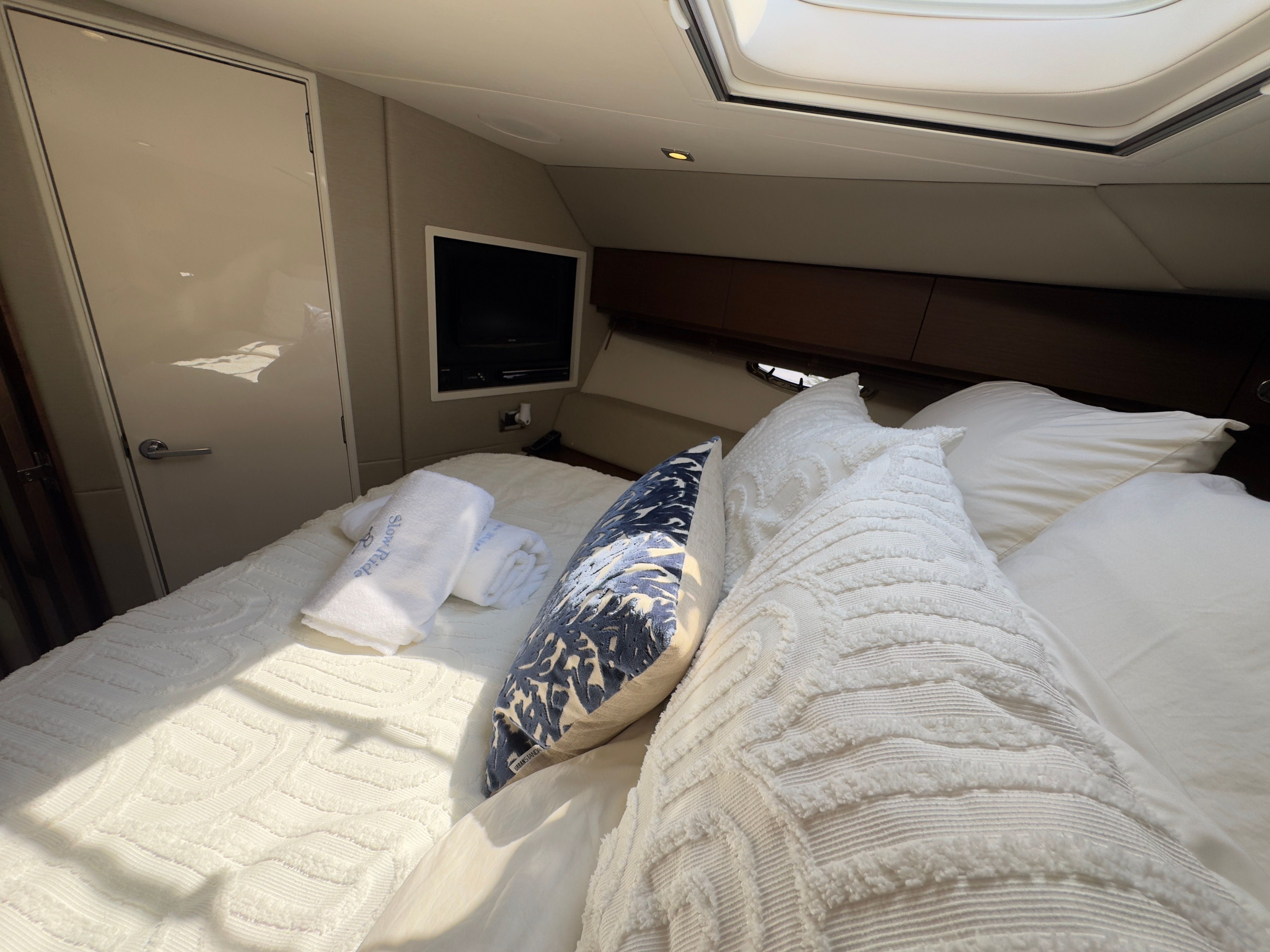 2014 Sea Ray 410 Sundancer - 46