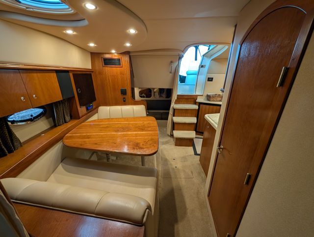 2003 Cruisers Yachts 3470 Express - 17