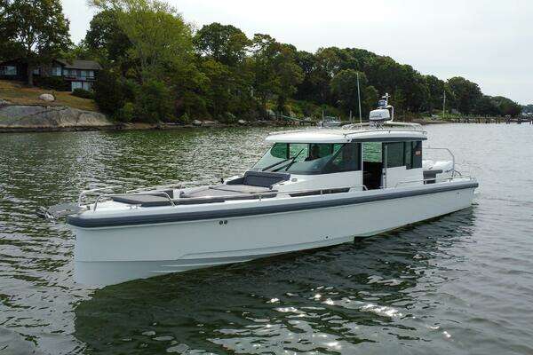 2018 Axopar 37 Sport Cabin R