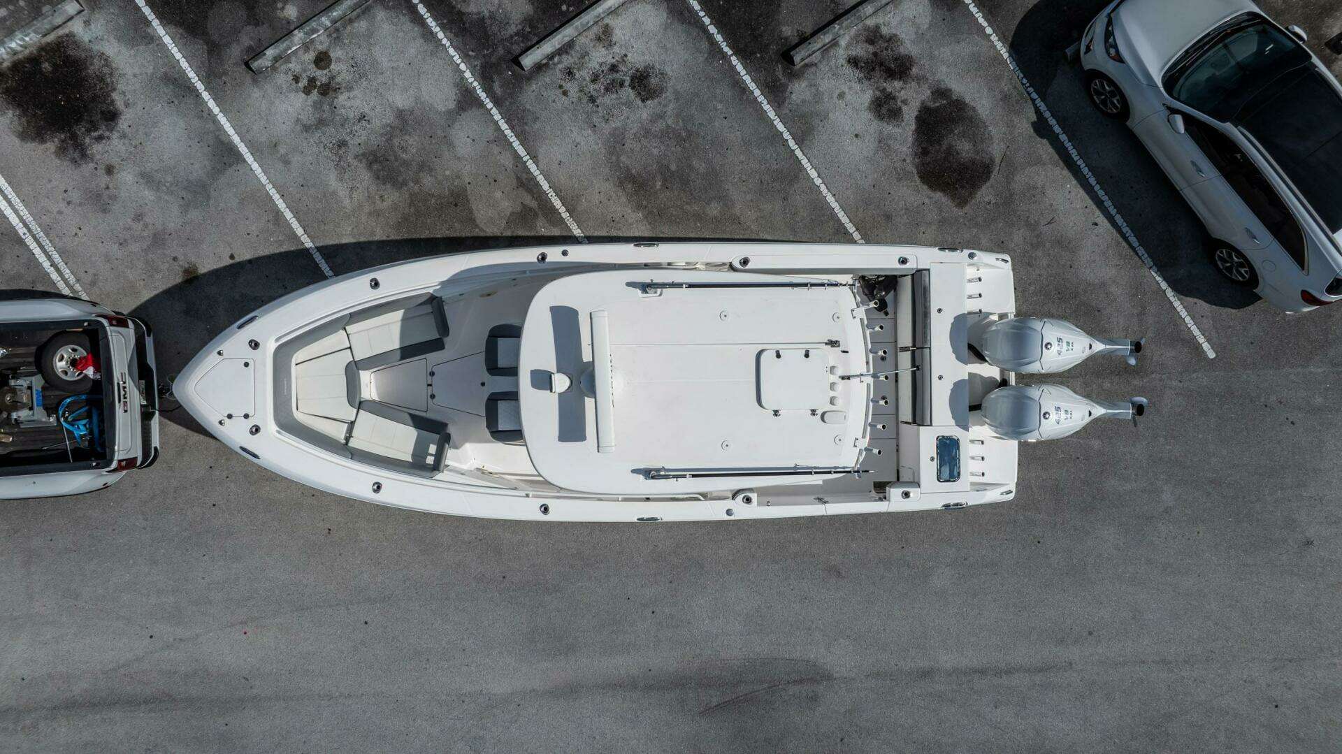 2021 Everglades 335 Center Console - Image 61