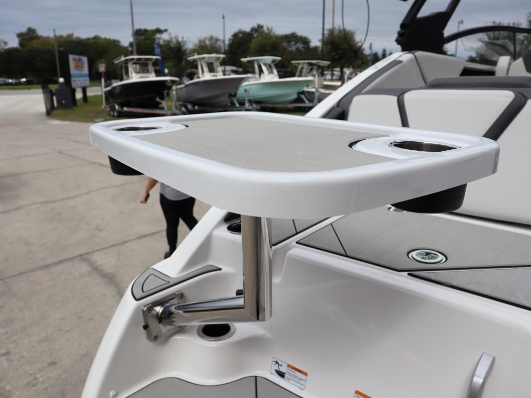 2025 Yamaha Boats 252XE - 12