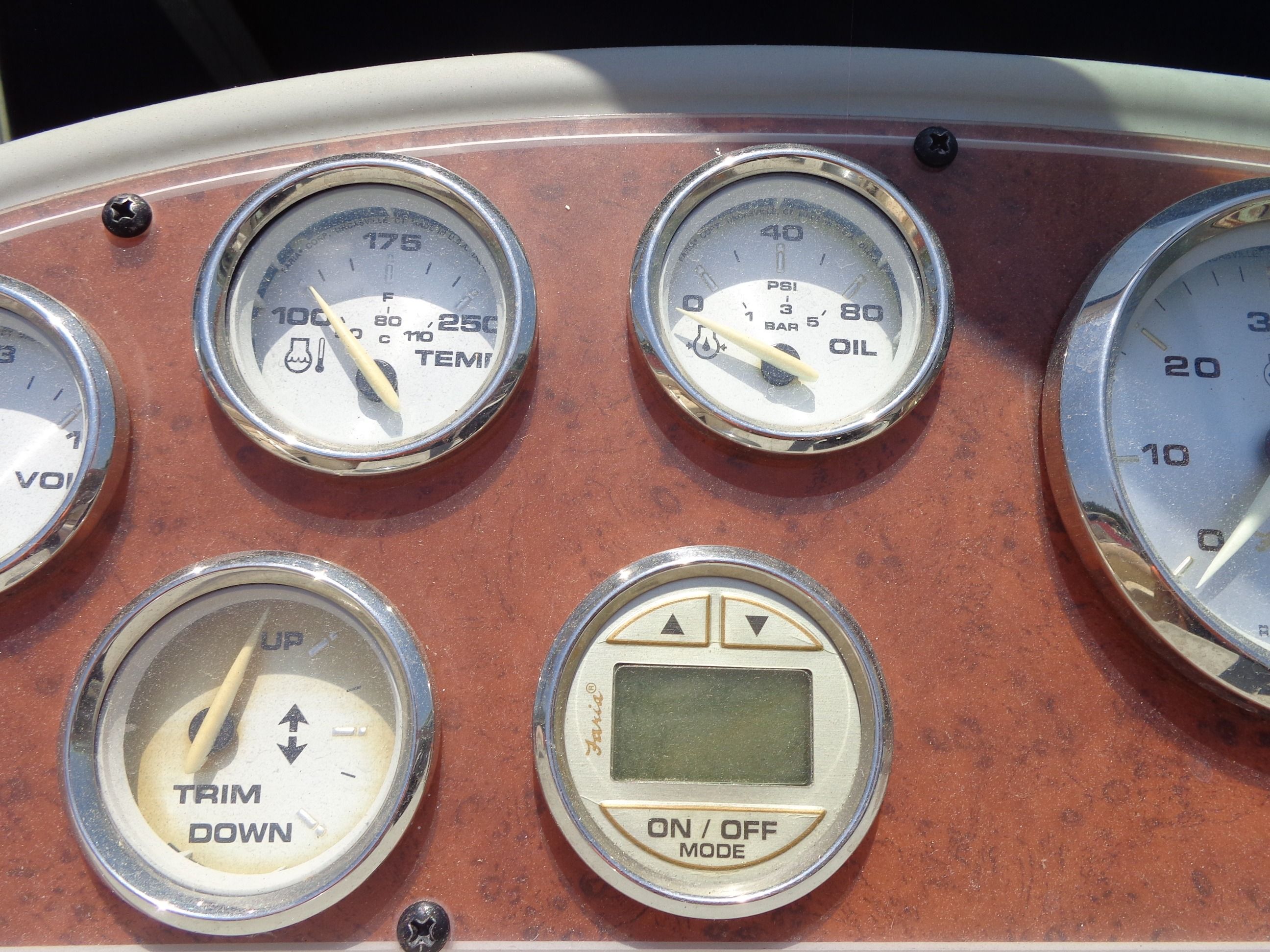 2007 Bayliner 245 Cruiser - 28