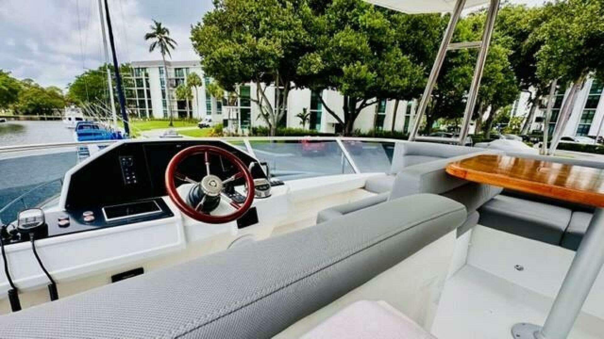 2022 Greenline 48 Diesel Flybridge with Hardtop - Image 27