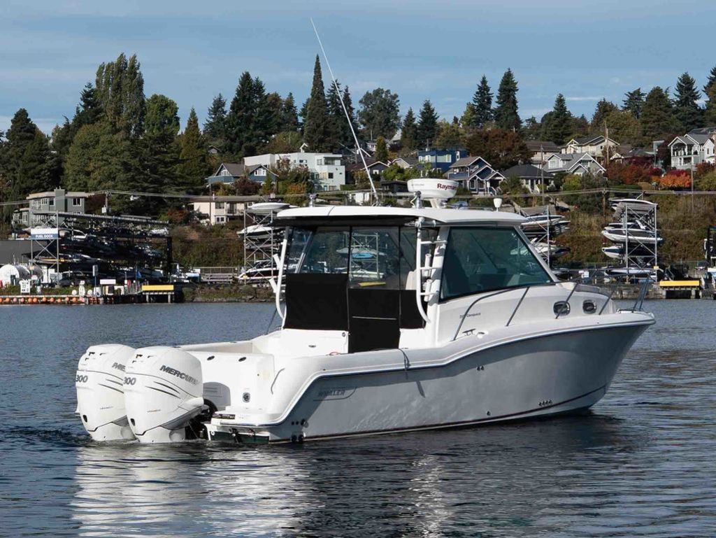 2017 Boston Whaler 315 Conquest - 5