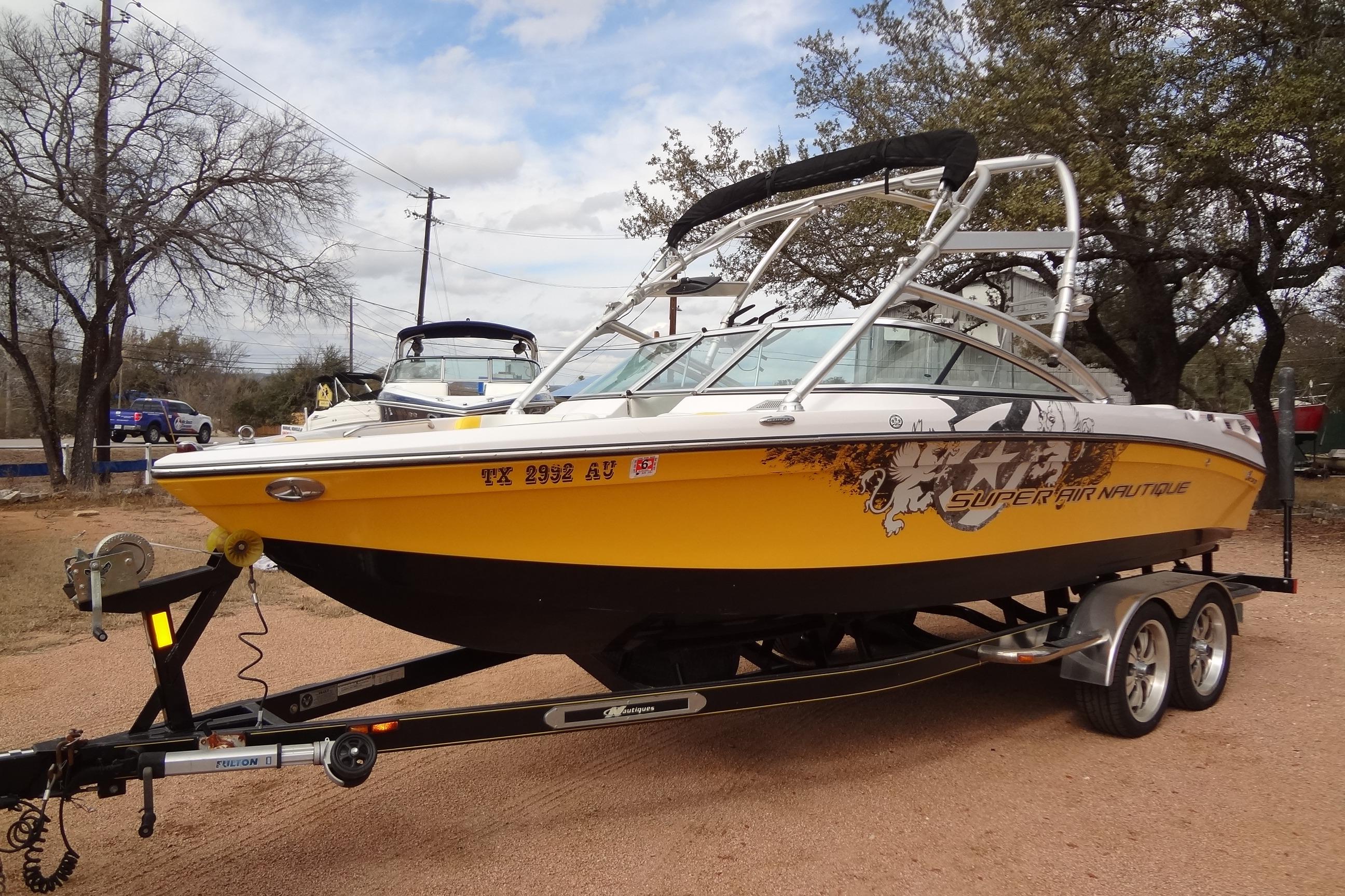 2008 Correct Craft Super Air Nautique 230