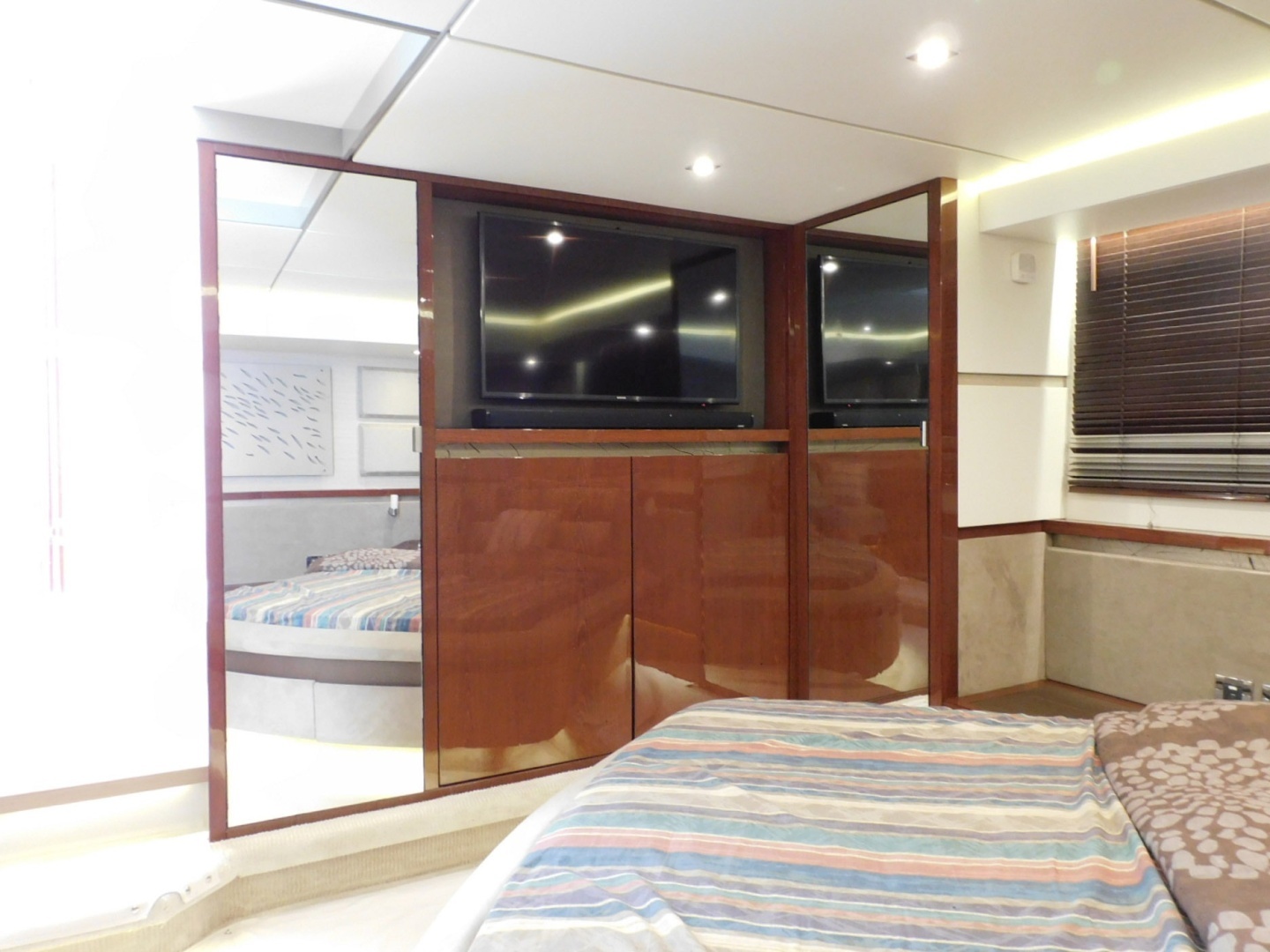 2019 Sea Ray 550L - Image 48