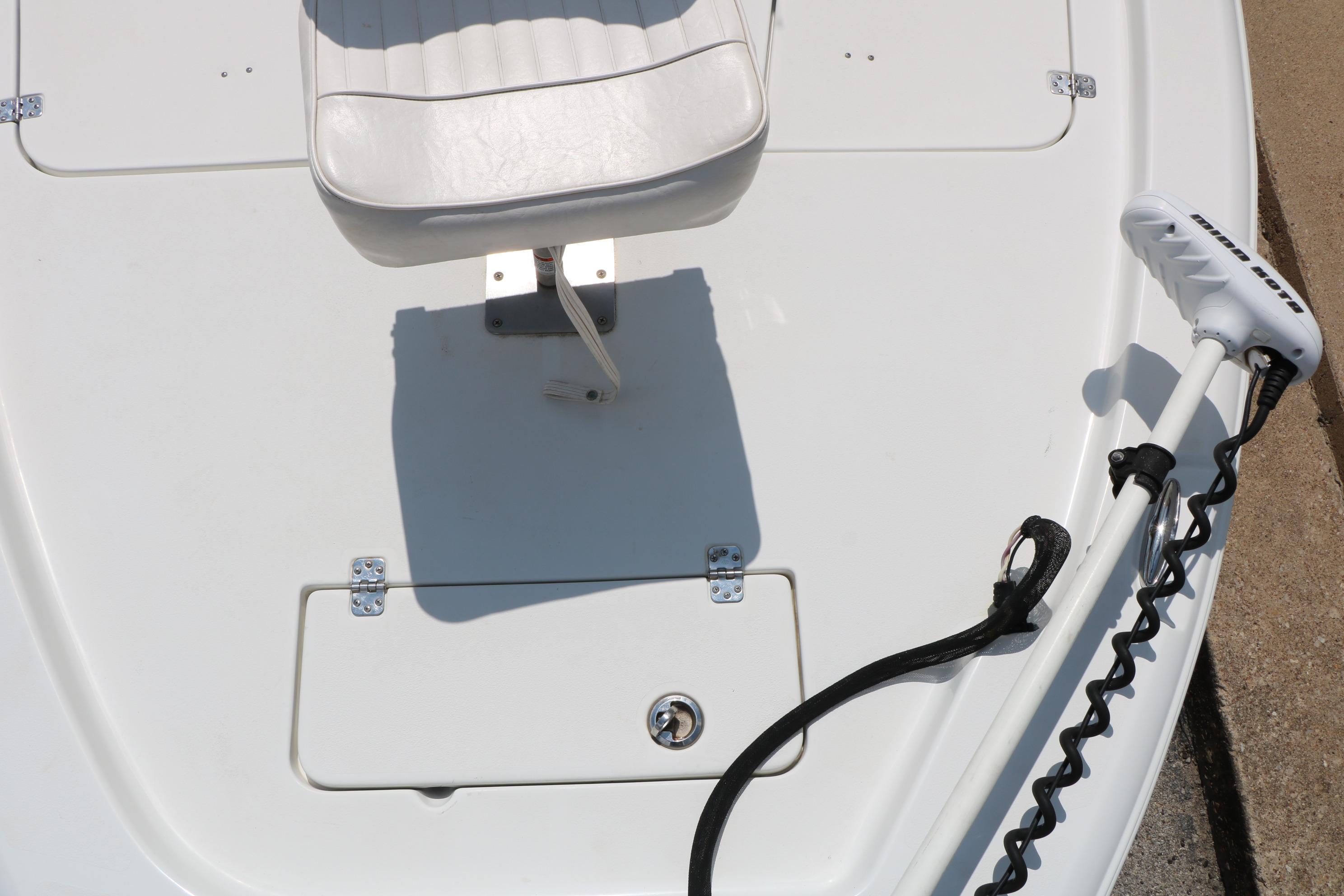 2015 Sea Hunt BX 22 BR boat deck with seat and trolling motor.