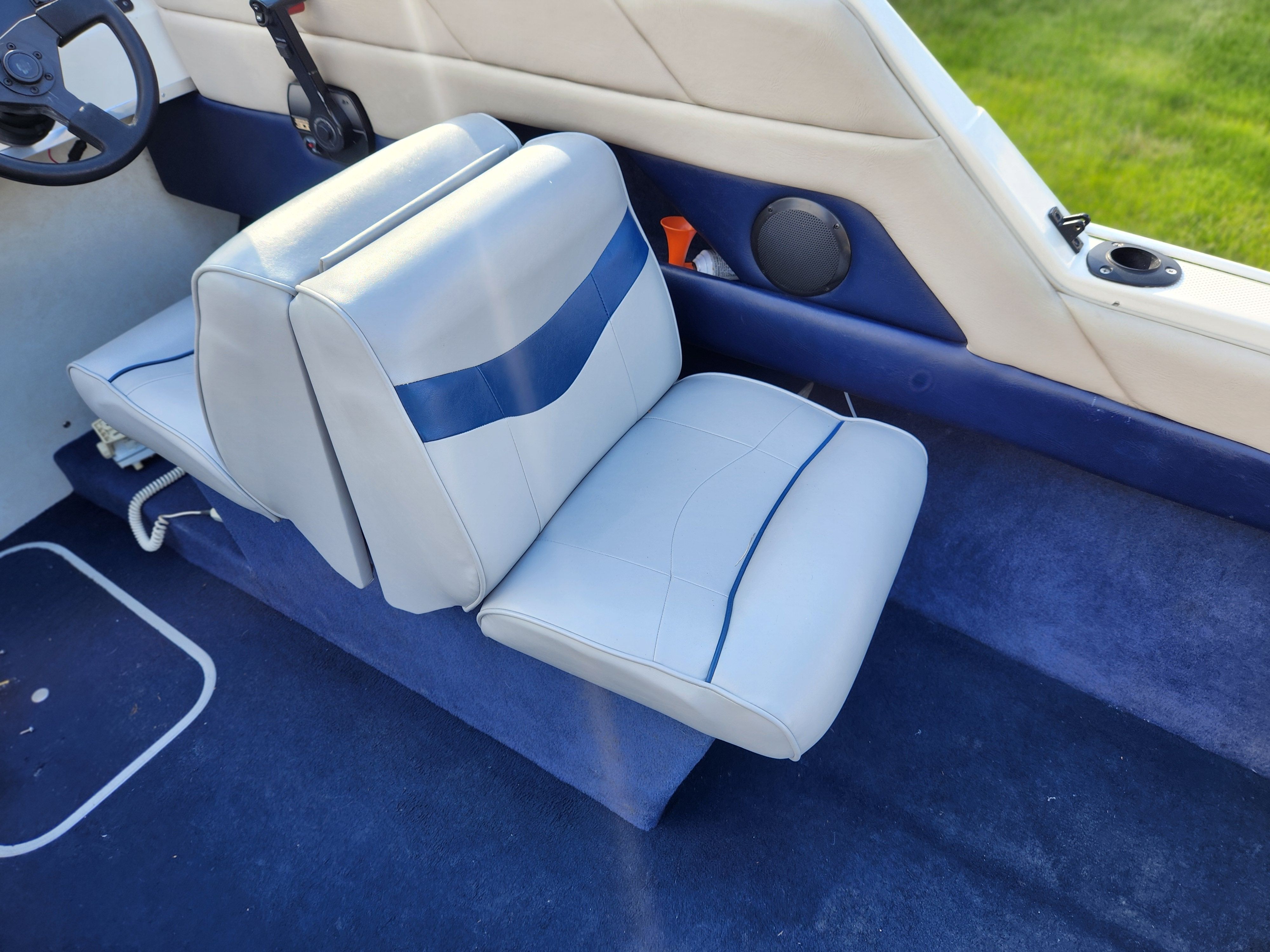 1996 Bayliner 1952 Capri Cuddy - 10