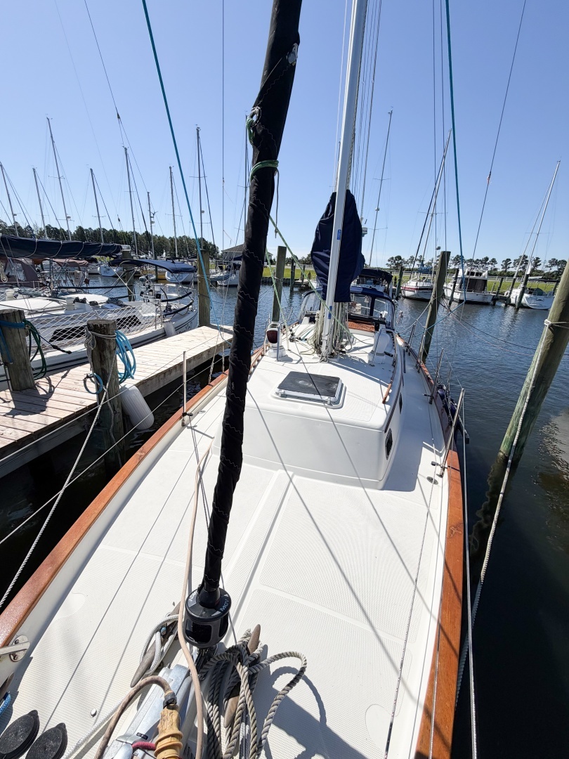 1998 Pacific Seacraft 37 - Image 12