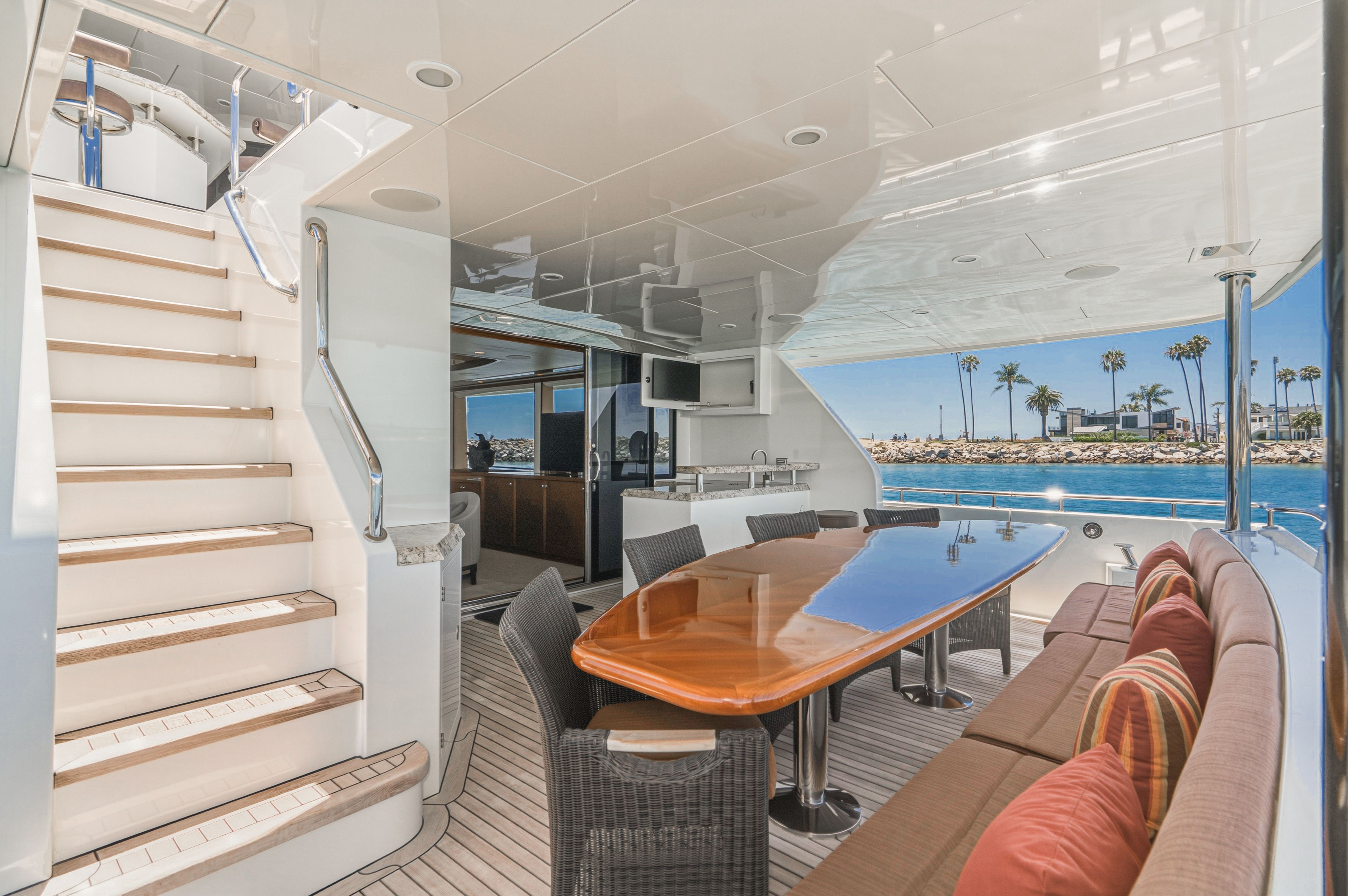 2015 Ocean Alexander 90 Skylounge Motoryacht - 28