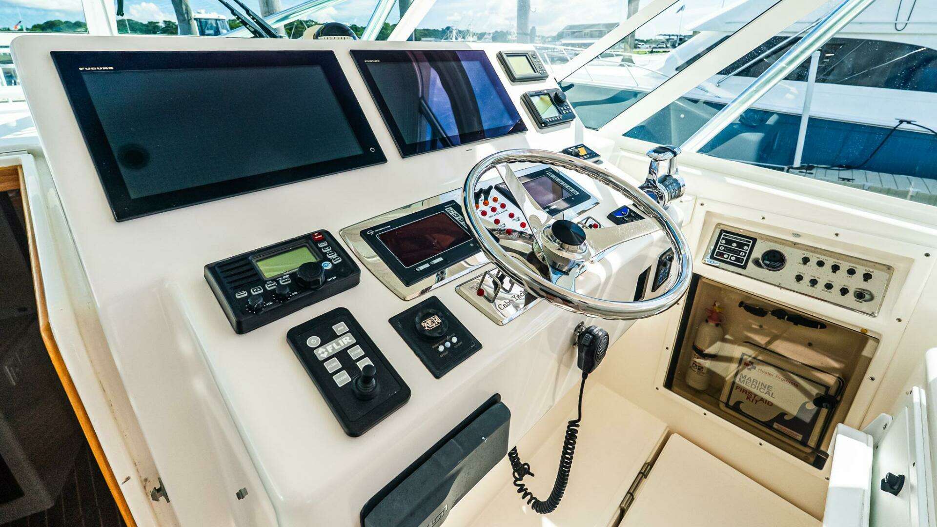 2008 Cabo 38 Express - Image 20