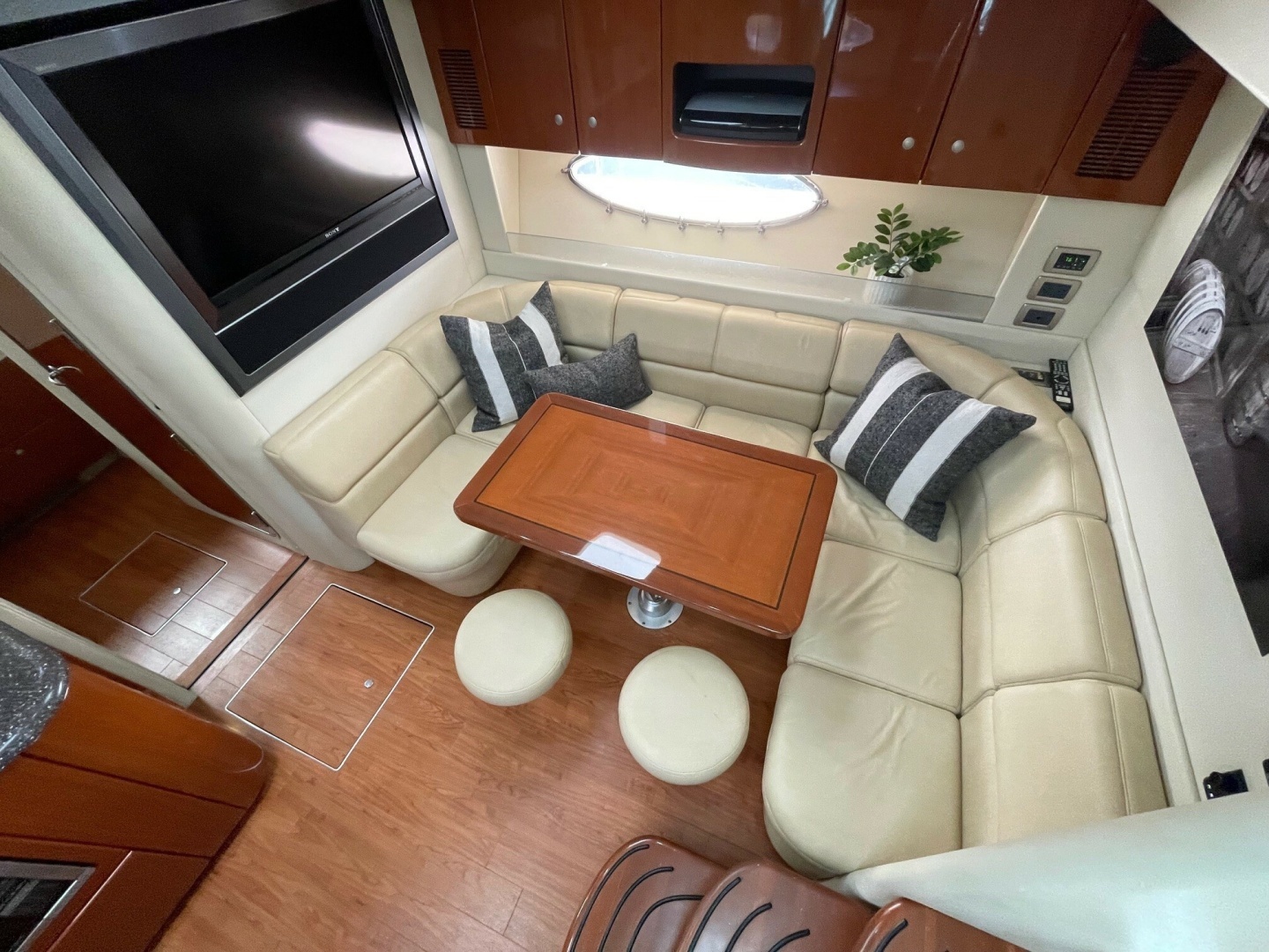 2008 Formula 45 Yacht - Image 17