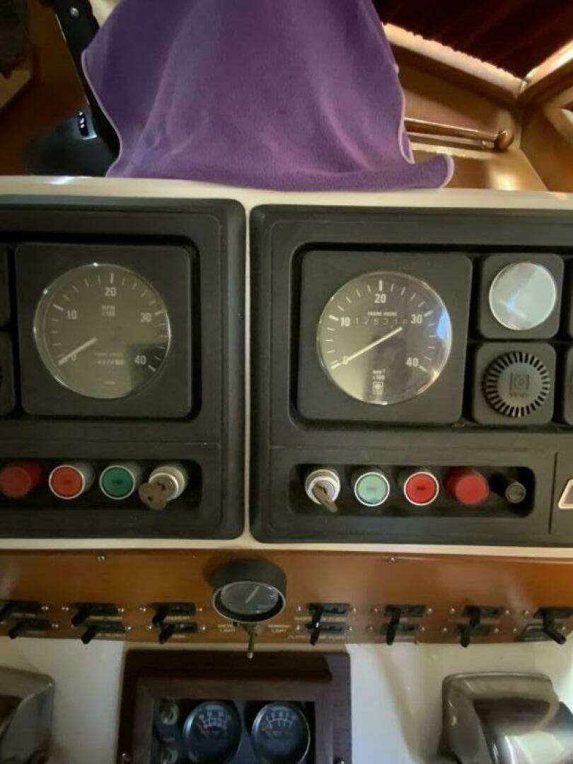 1987 President 41 Double Cabin Motor Yacht - Image 31