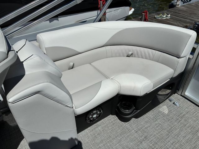 2026 Tahoe 2185 LTZ Quad Lounger - 12