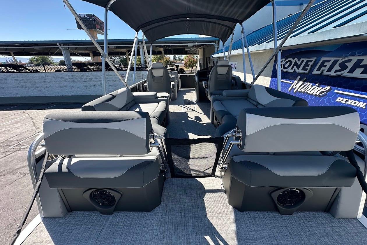 2026 Tahoe Pontoon LTZ Quad Lounger Shift 23 with spacious seating and canopy.