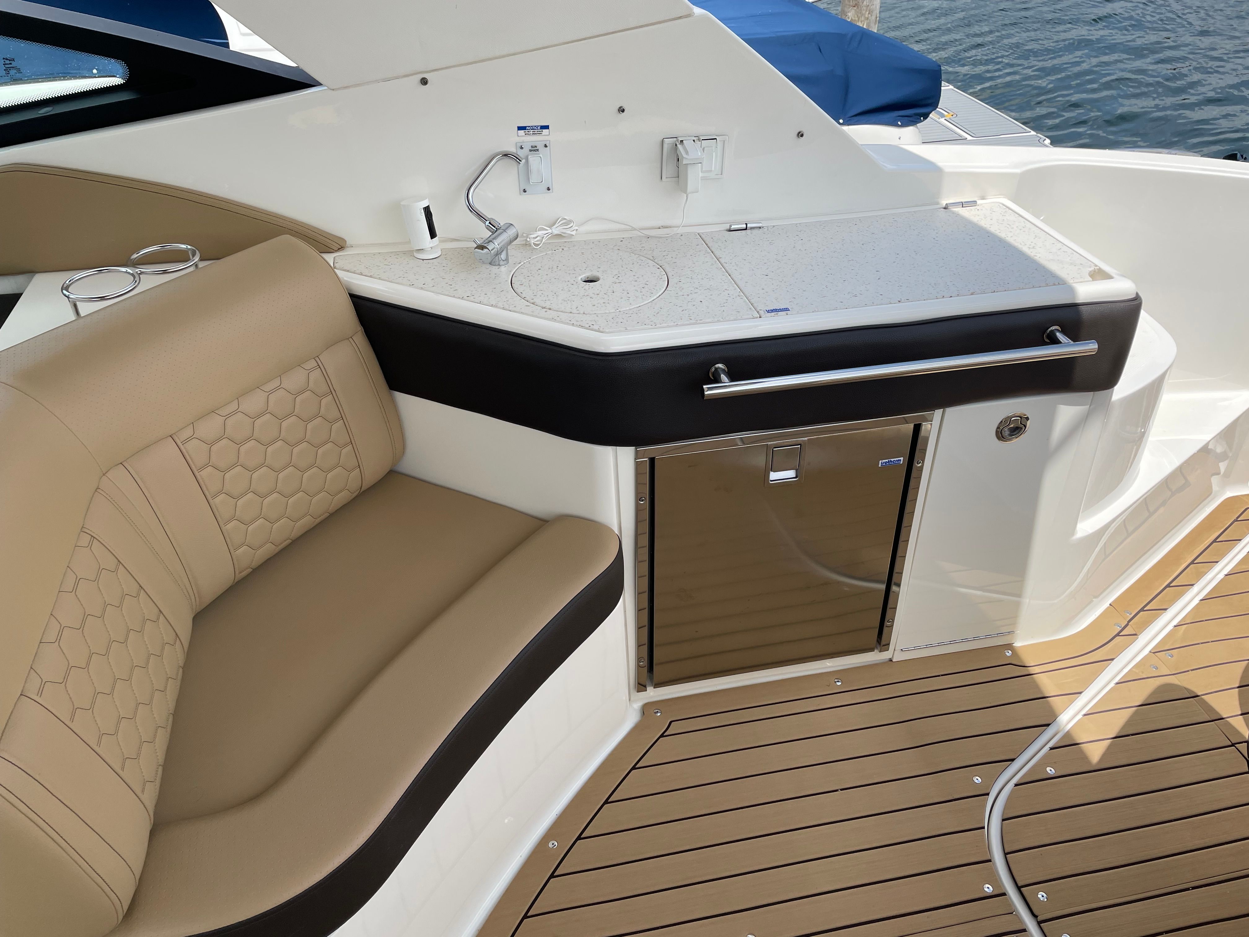 2020 Sea Ray Sundancer 320 - 18