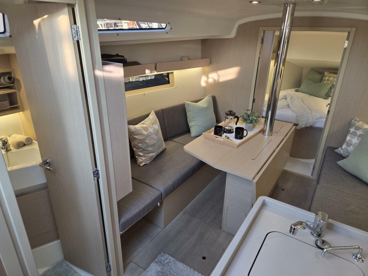 2023 Beneteau Oceanis 34.1 - Image 22