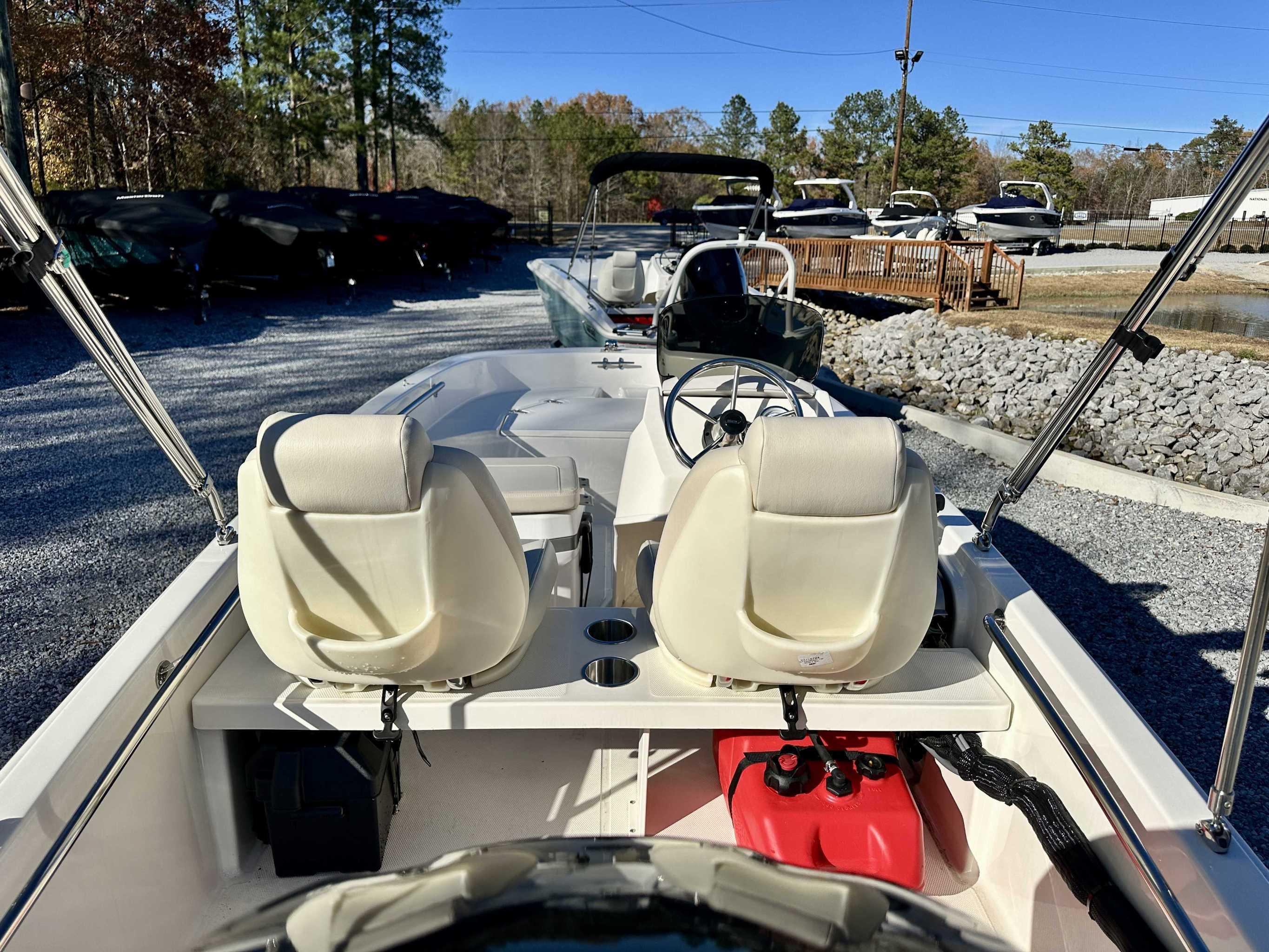 2025 Boston Whaler 130 Super Sport - 12