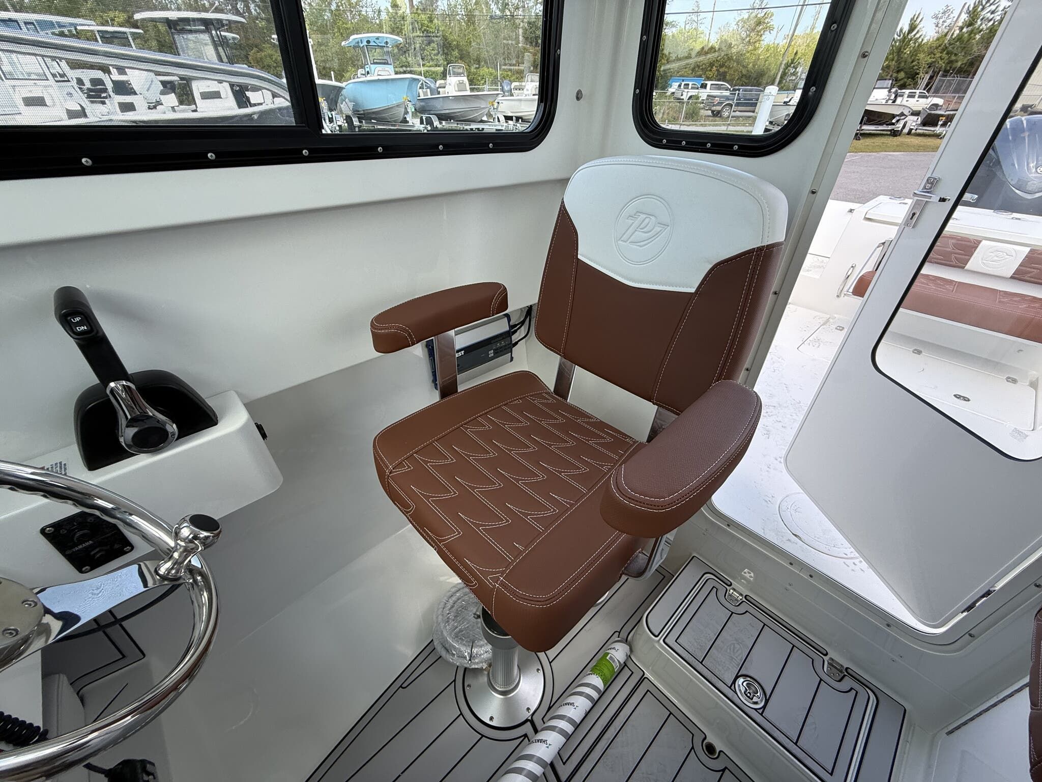 2026 Parker 227 Explorer WITH AC AND SEAKEEPER RIDE - 14