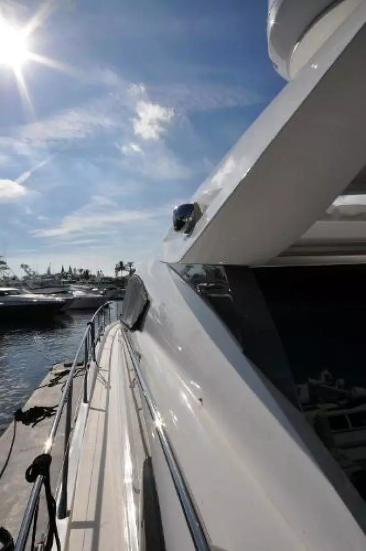 2006 Sunseeker Predator - Image 9