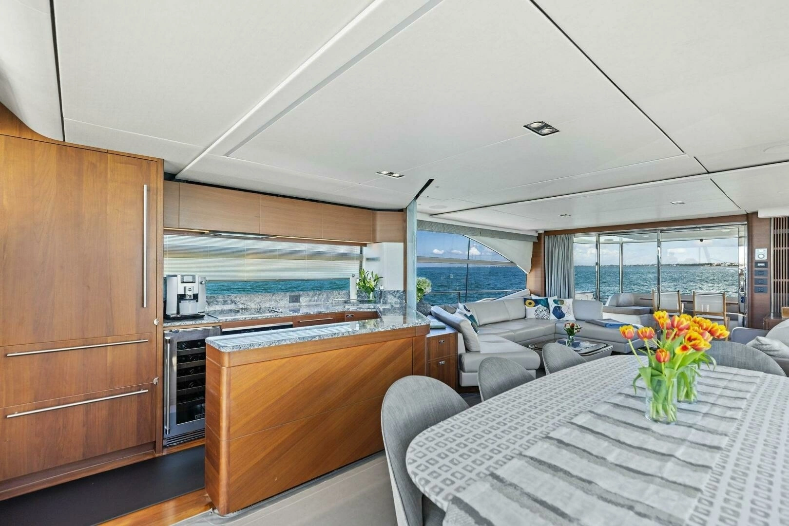 2018 Princess Y75 Motor Yacht - Image 16