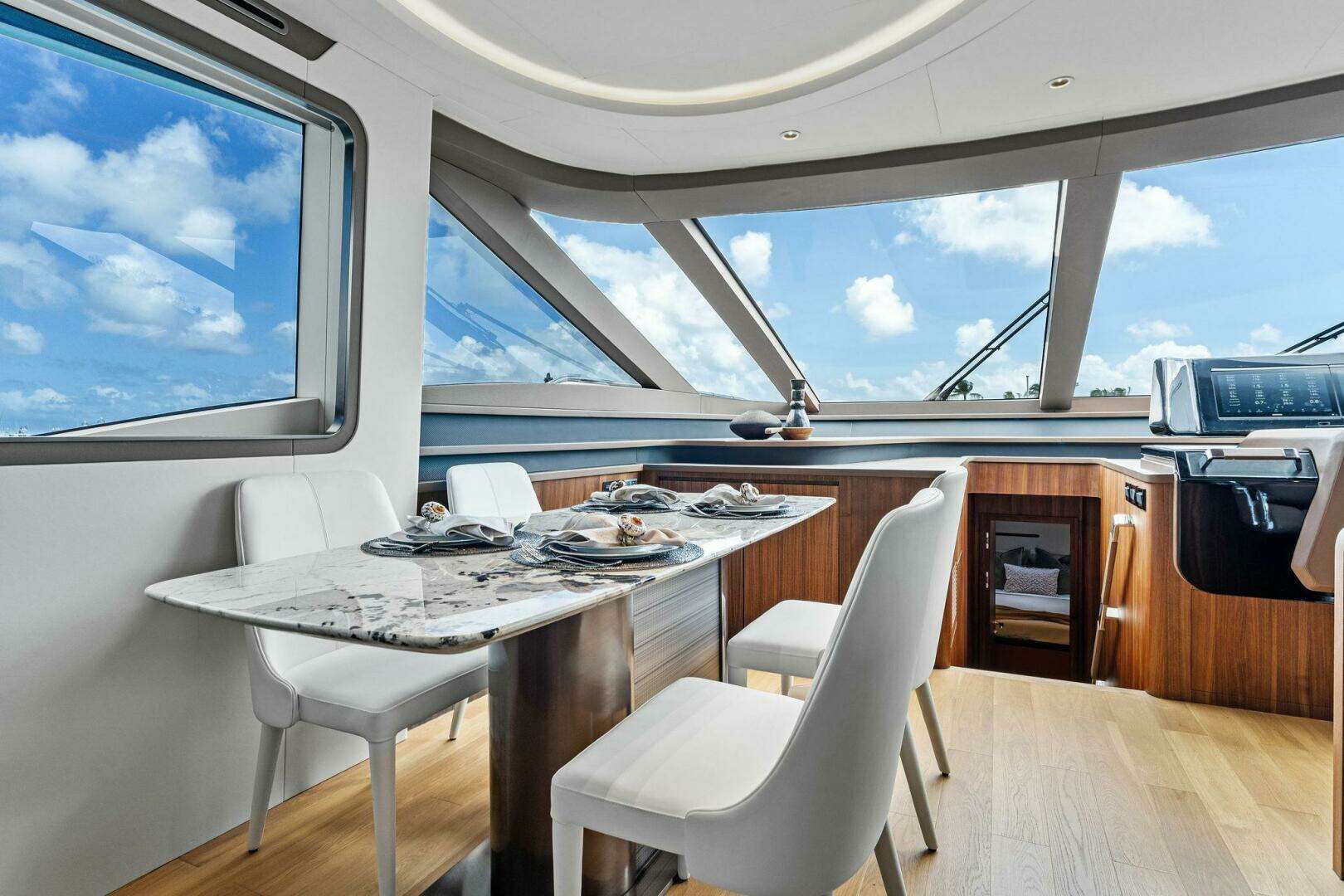 2024 Aquitalia Yachts Flybridge - Image 15