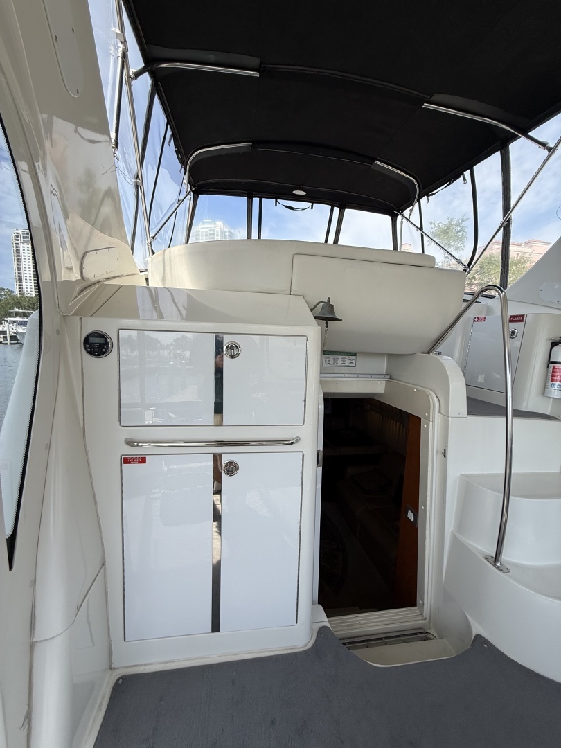 2006 Carver 44 CMY - Image 42