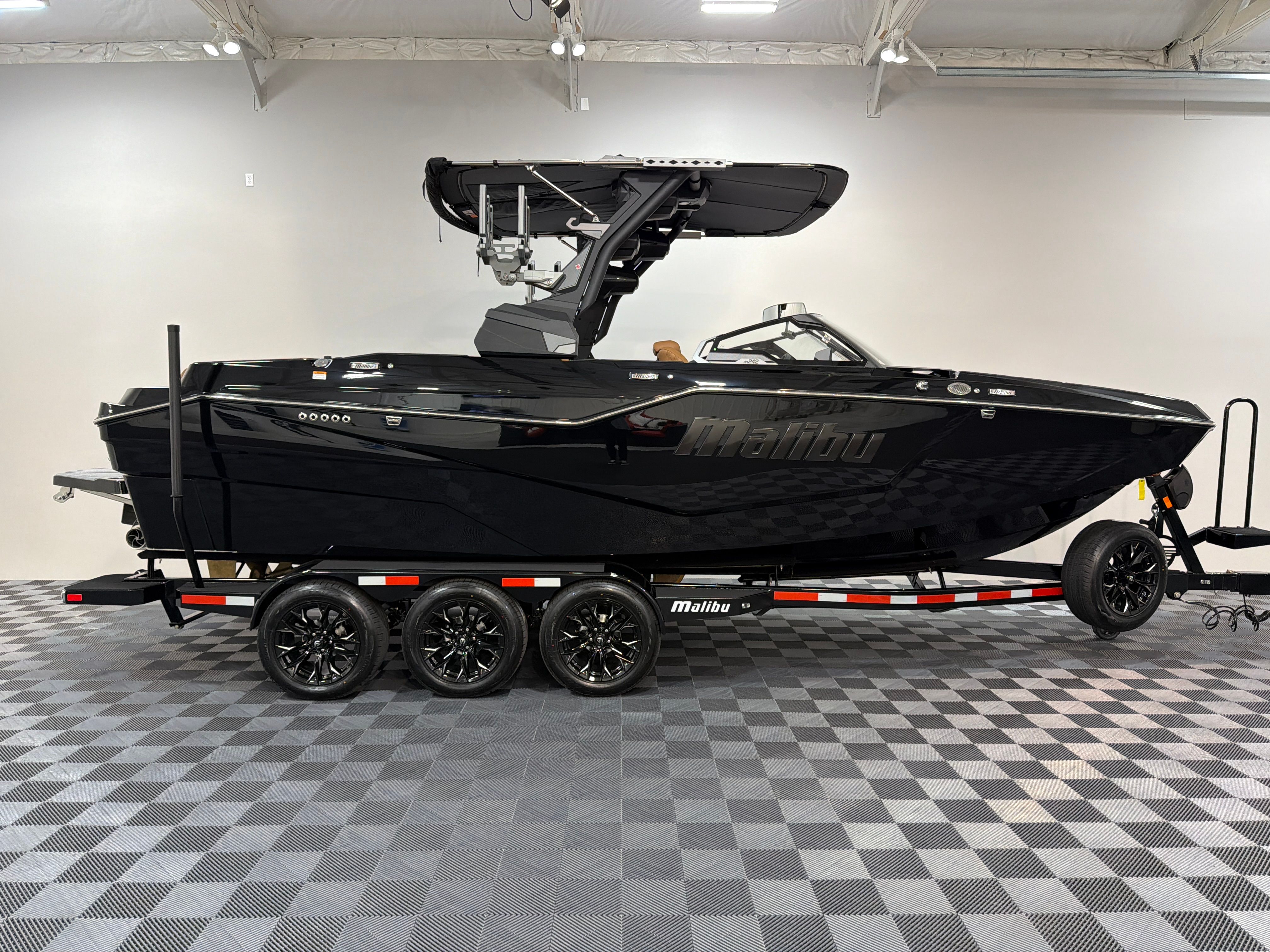 2026 Malibu M242