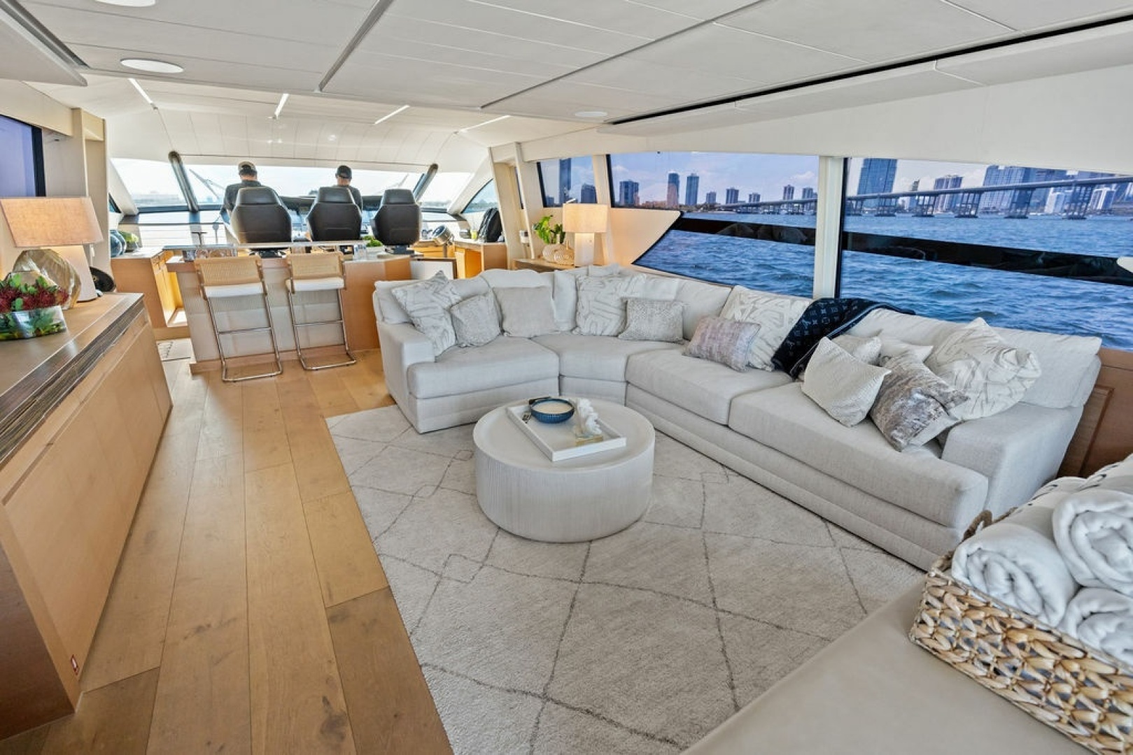 2012 Pershing 92 - Image 19