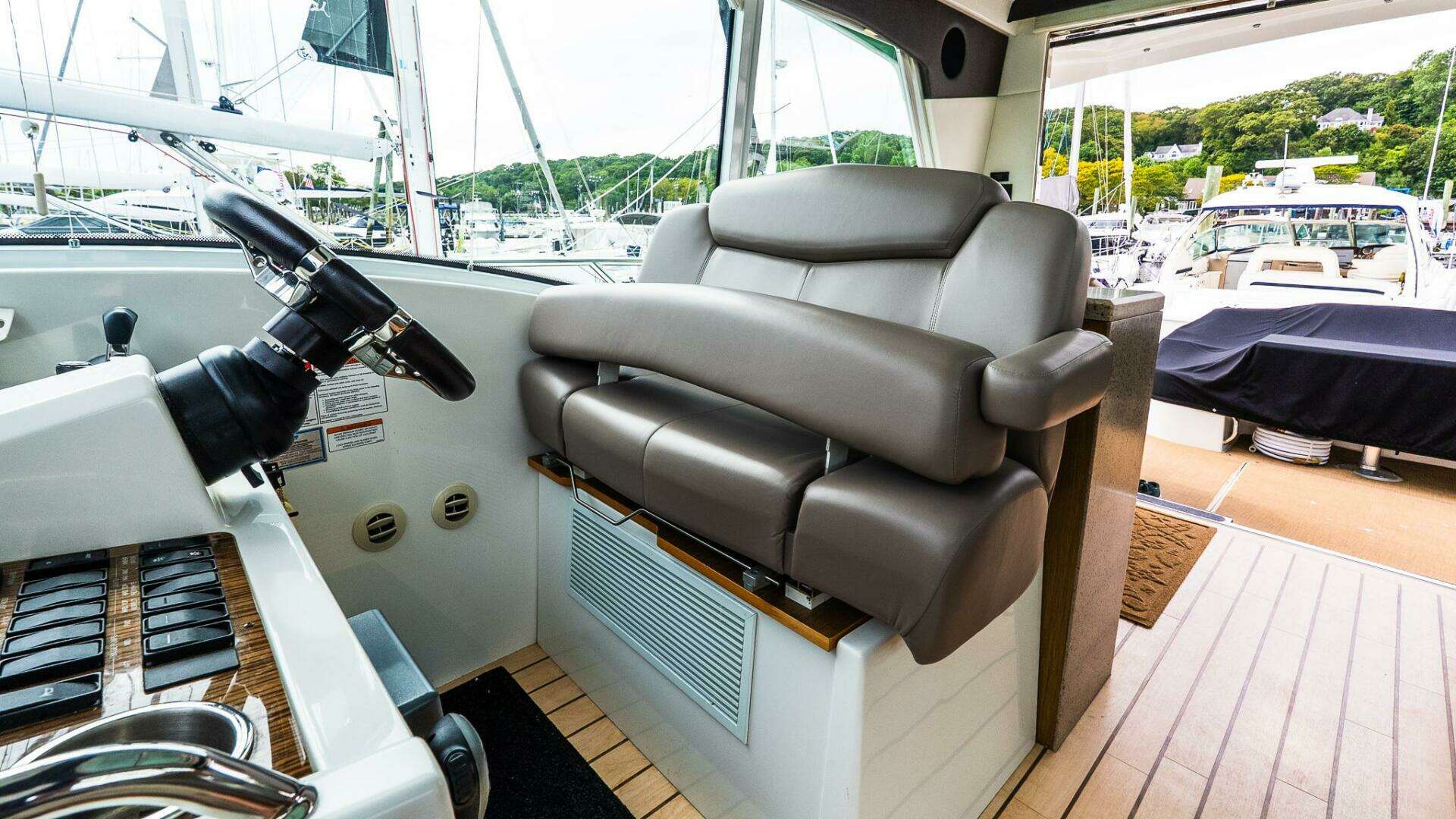 2013 Cruisers 48 Cantius - Image 27