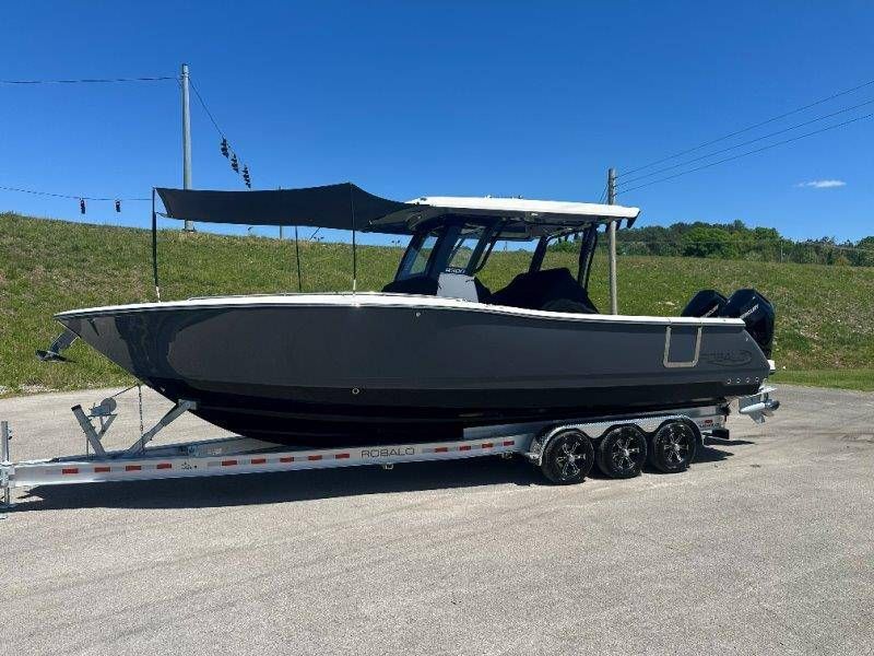 2026 Robalo R300 Center Console - 72