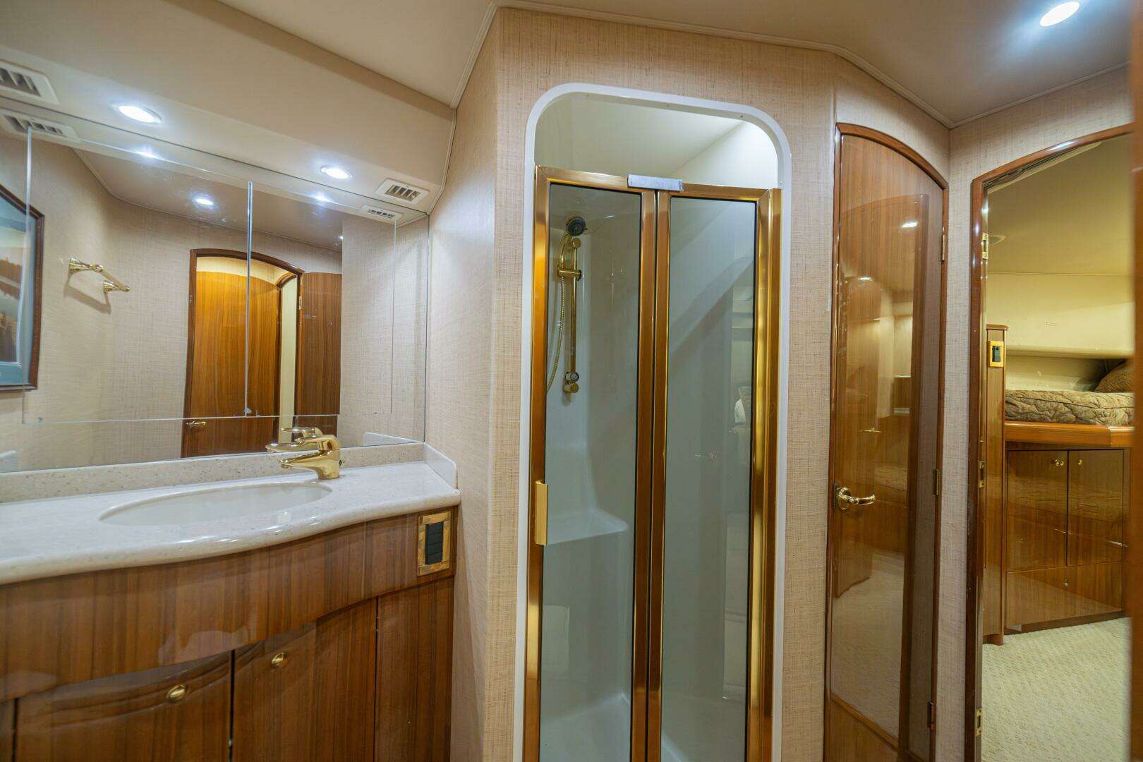 2006 Viking 56 Convertible - Image 53