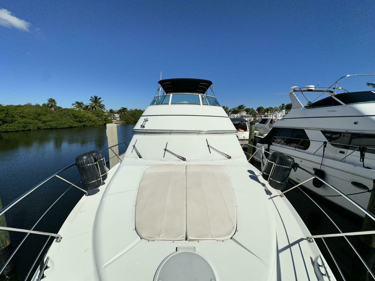 1999 Carver 450 Pilothouse - Image 6