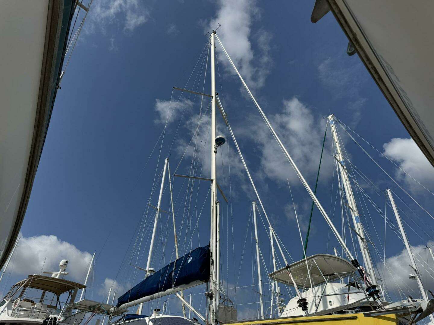 2009 RM Yachts RM1050 - Image 15