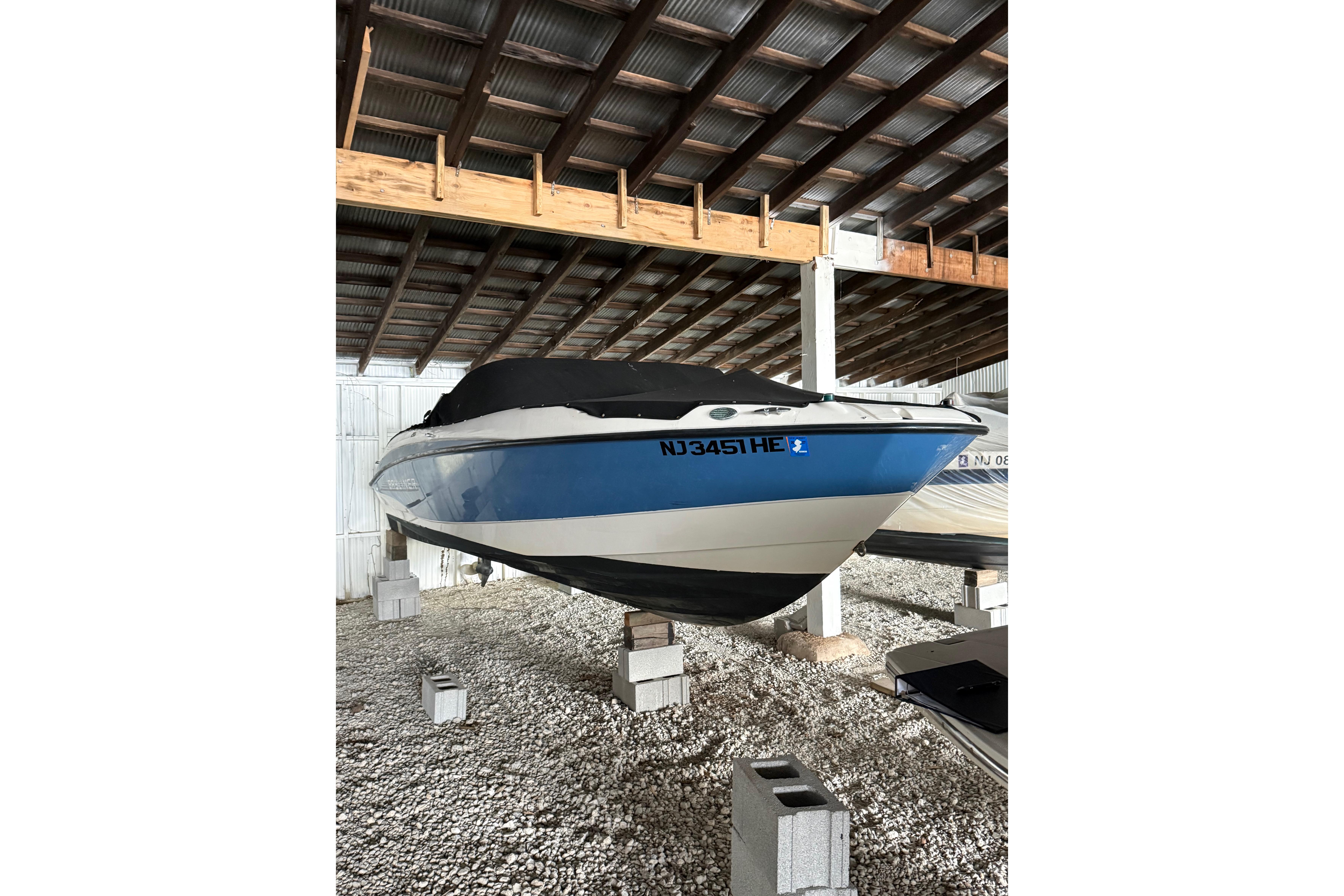2012 Bayliner 235 Bowrider