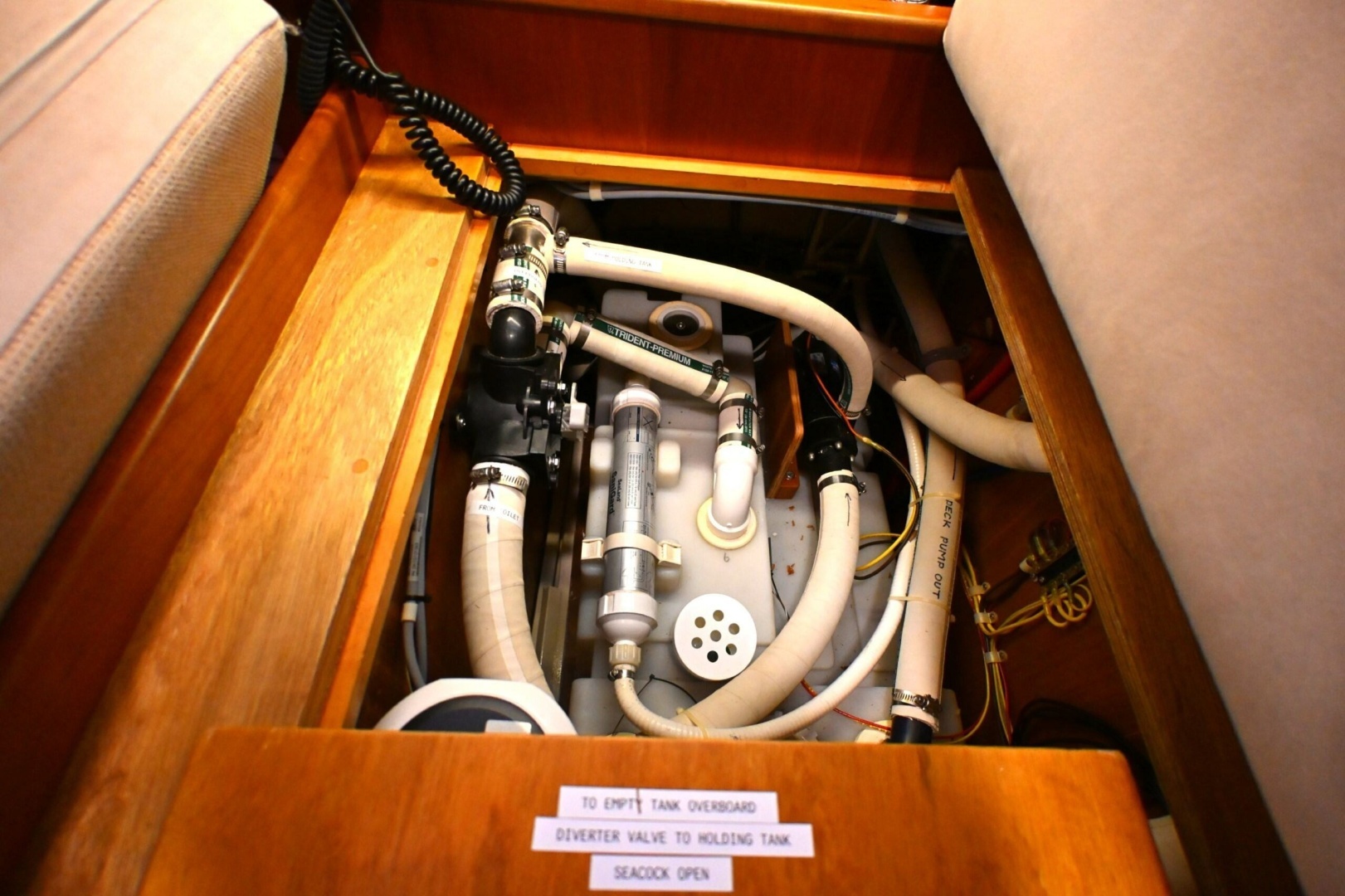 2006 Waterline 50 - Image 82