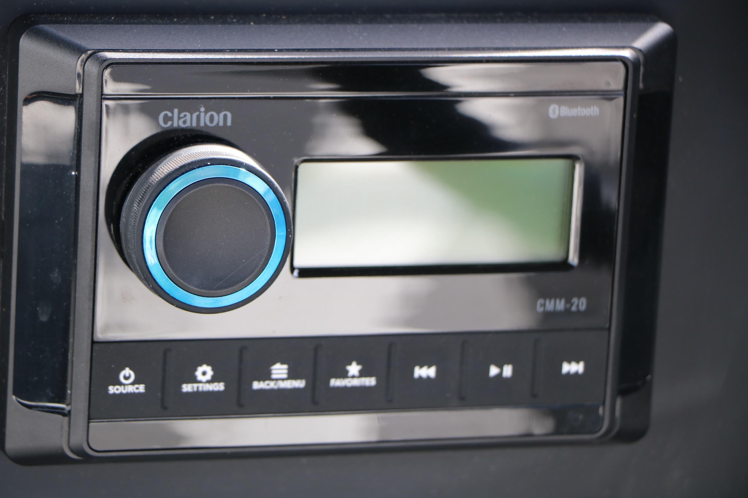 Evotti 521QL 2026 car stereo with Bluetooth and control buttons.