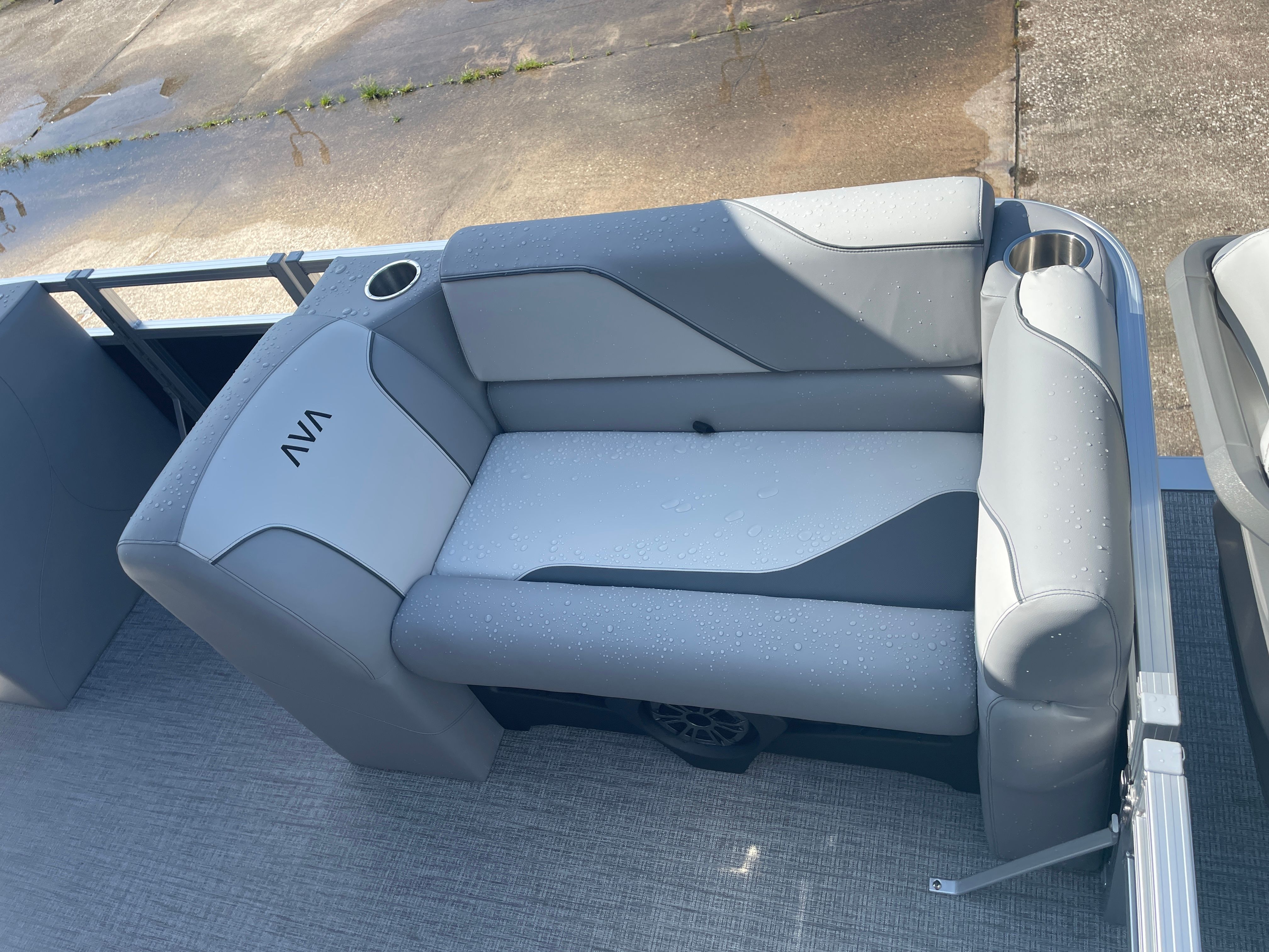 2025 Avalon Venture Fish N Cruise - 23' - 10