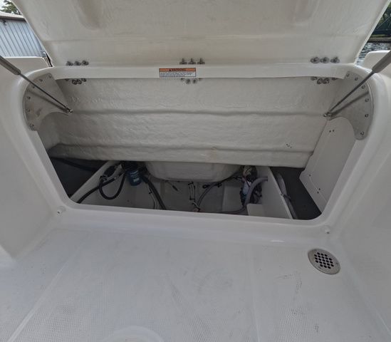 2026 Robalo Center Console R230 In Stock Trailer Included - 8