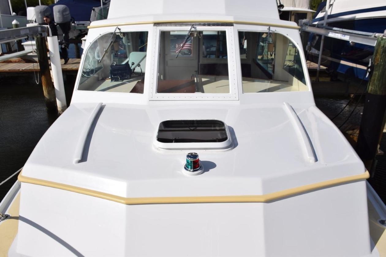 Trunk cabin forward deckhouse, note handrails on top