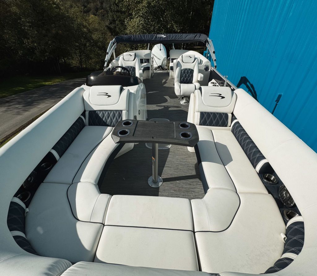 2023 Bennington 24 LX FASTBACK - 3
