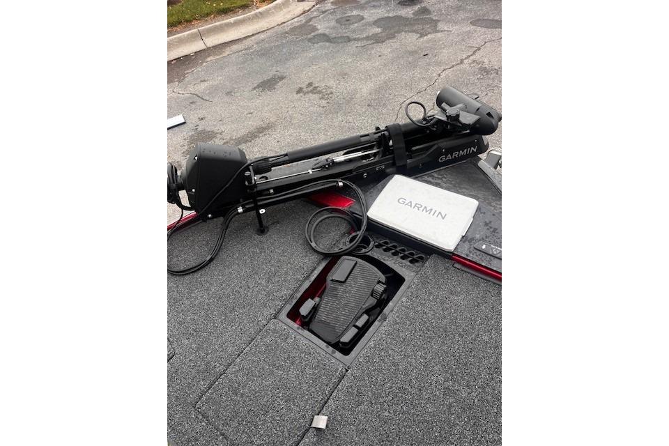 2025 Nitro Z20 XL Pro boat deck with Garmin equipment and foot pedal.