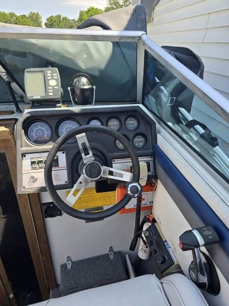 1989 Rinker Cuddy Cabin - 5