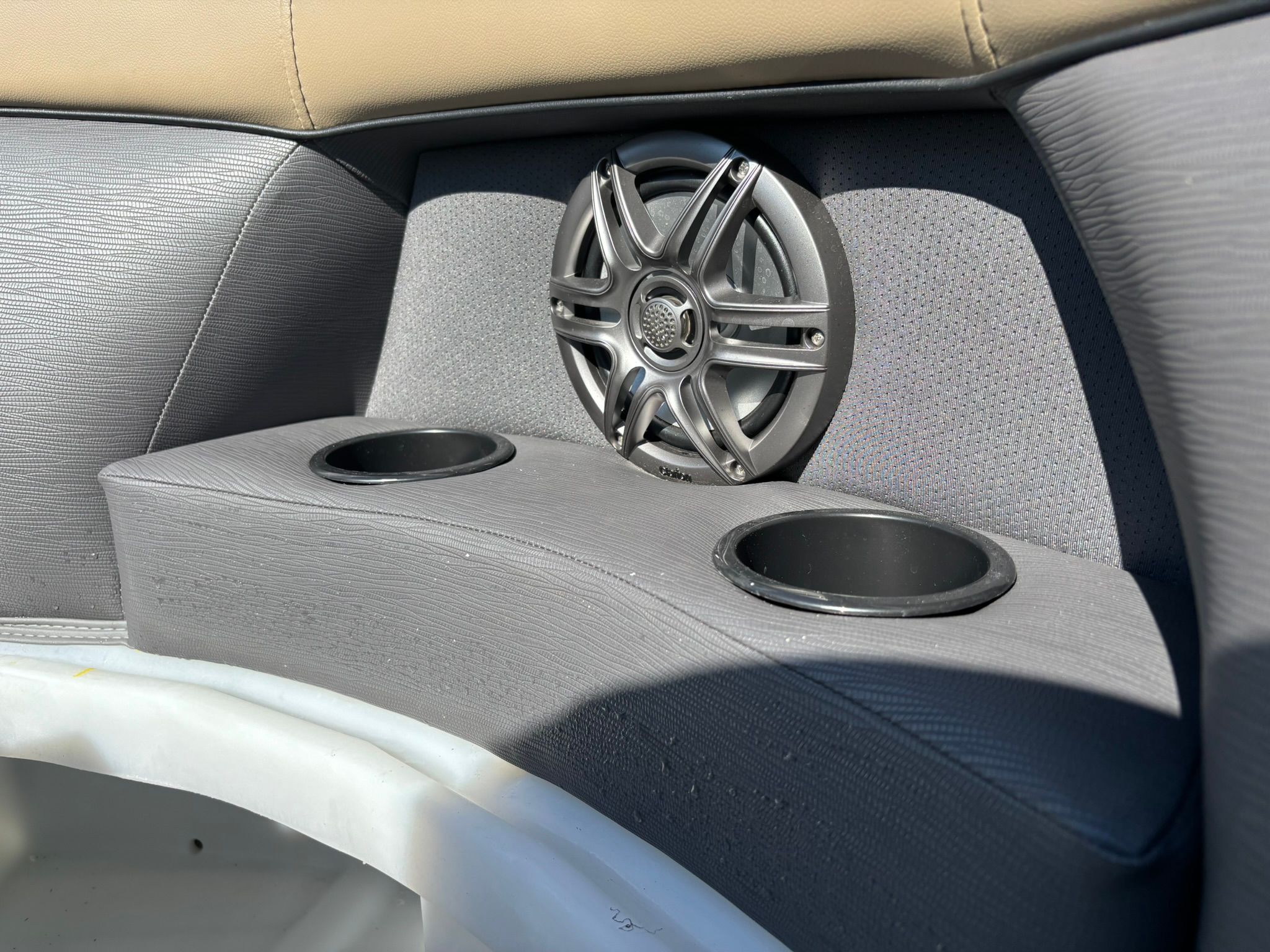 2026 Viaggio V20U - 32