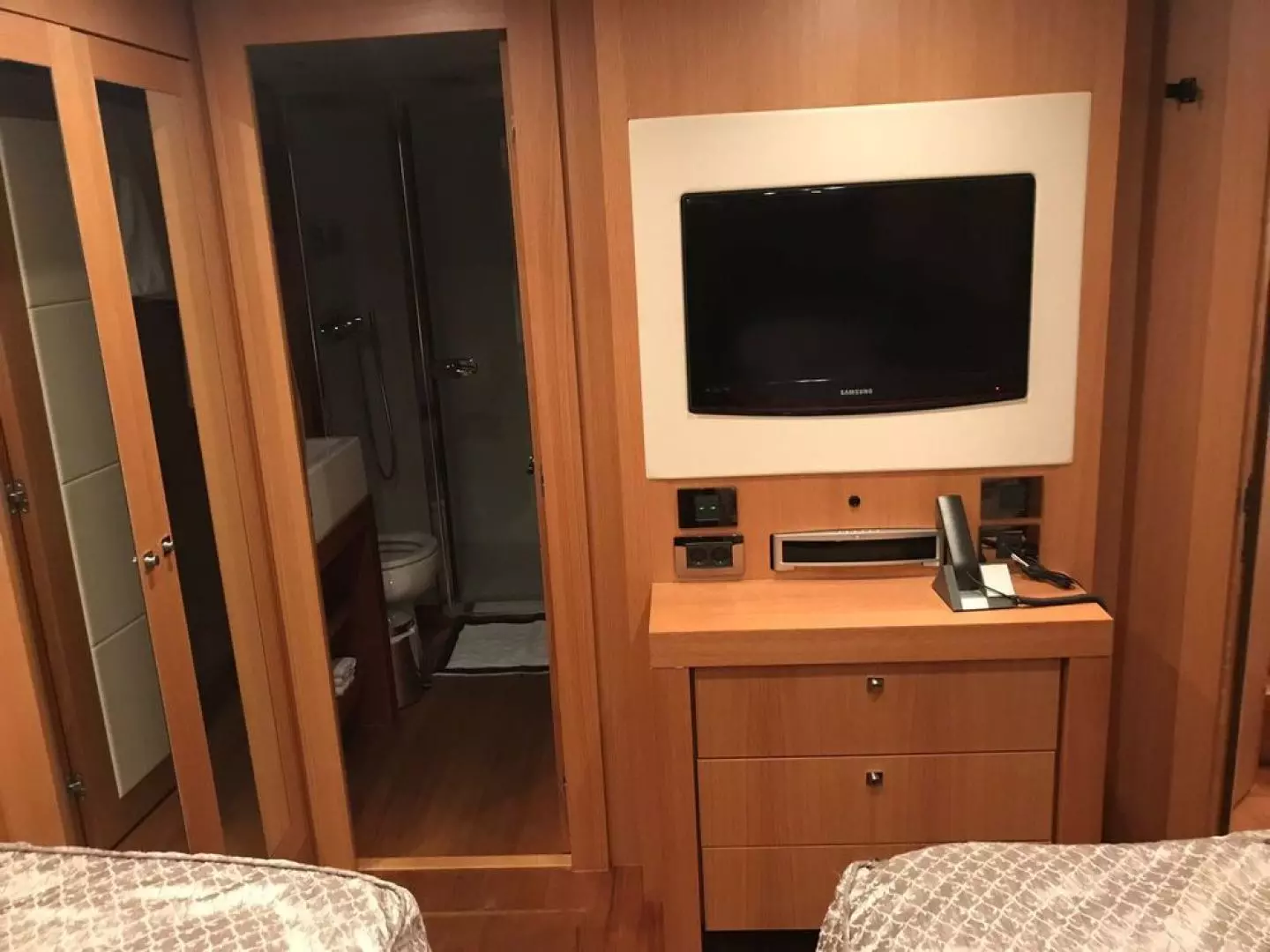2011 Sunseeker Yacht - Image 22