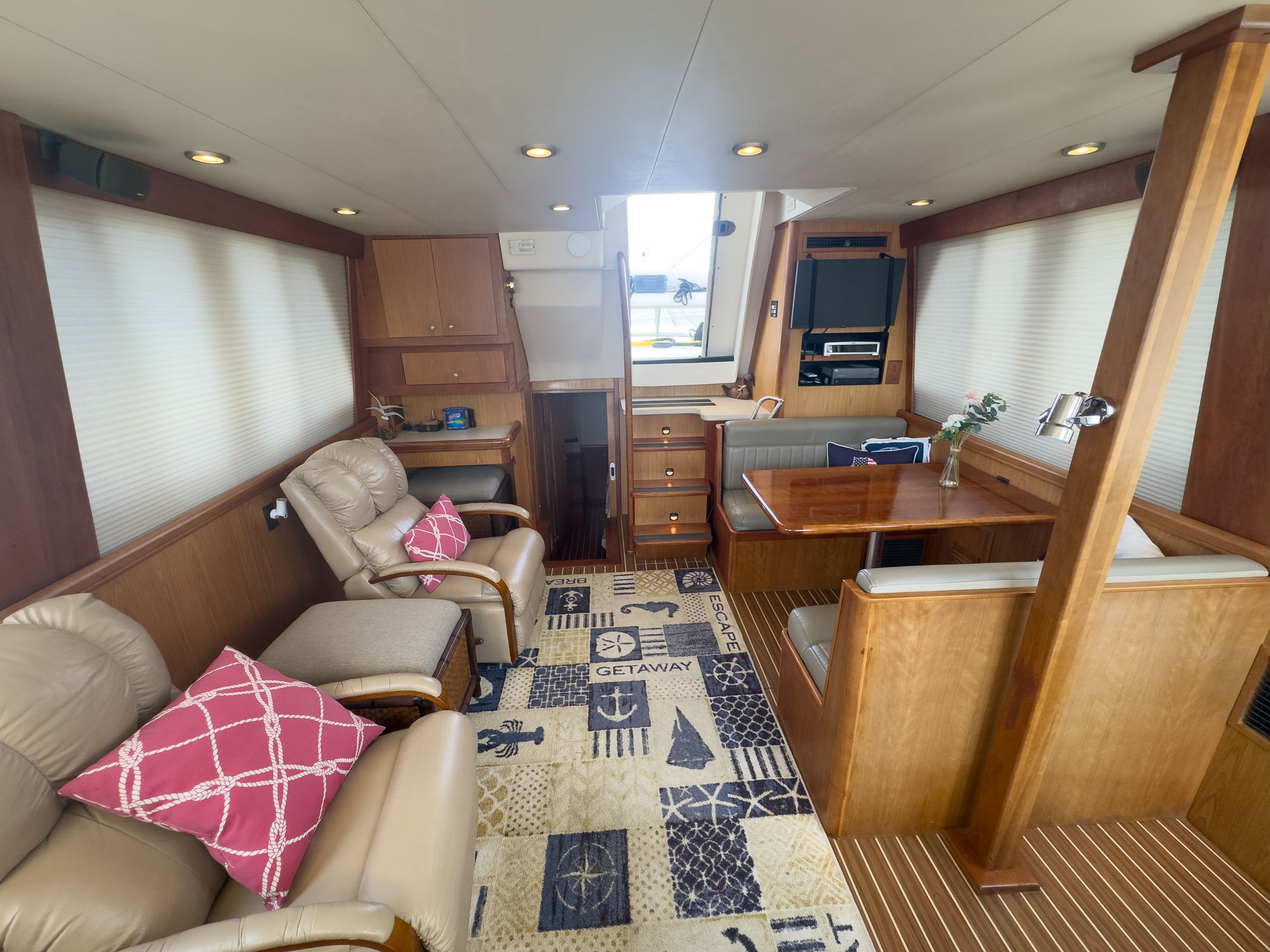2006 Mainship 43 Trawler - 32
