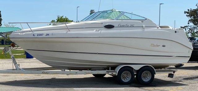 2000 Rinker Fiesta Vee 242