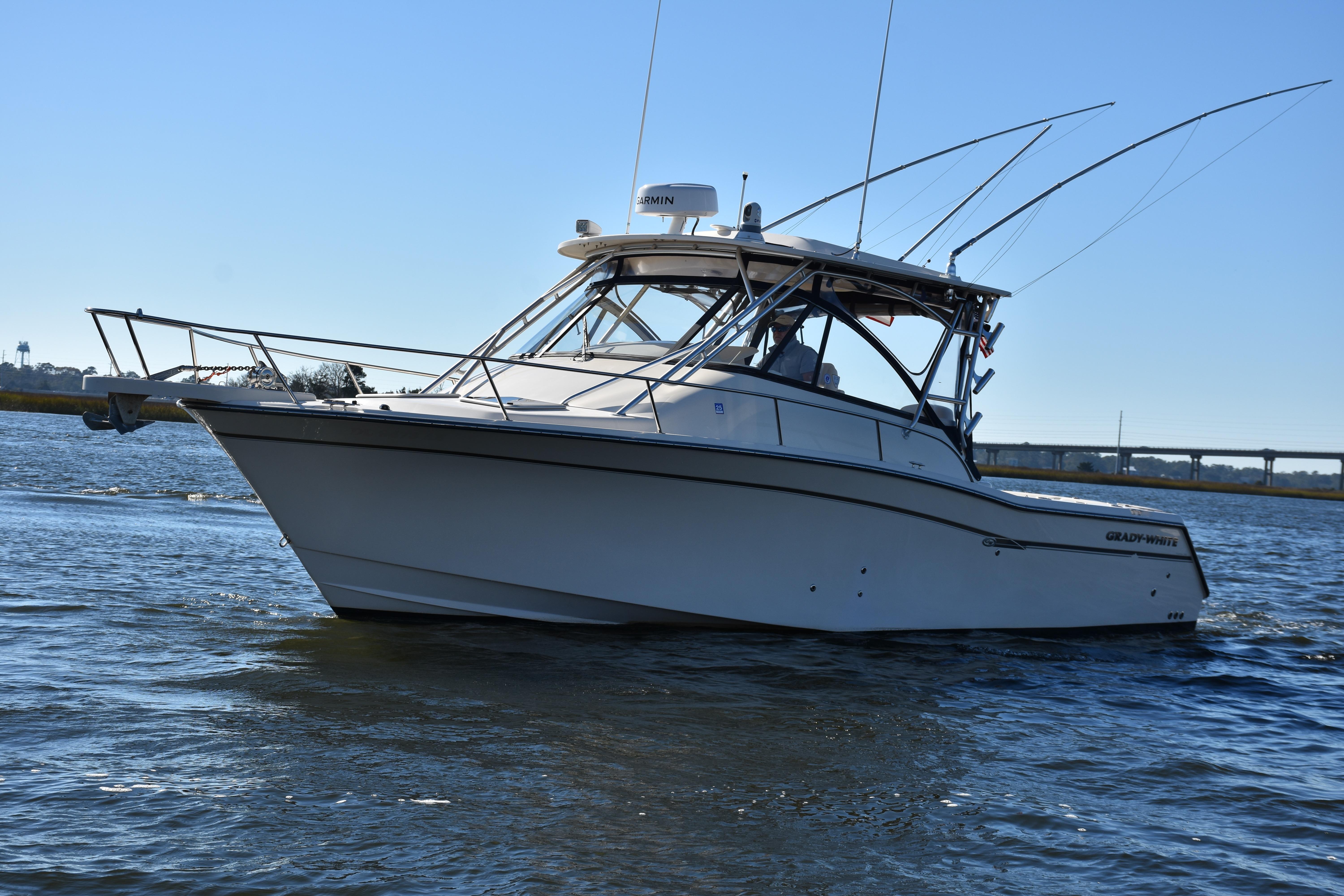 2017 Grady-White Express 330