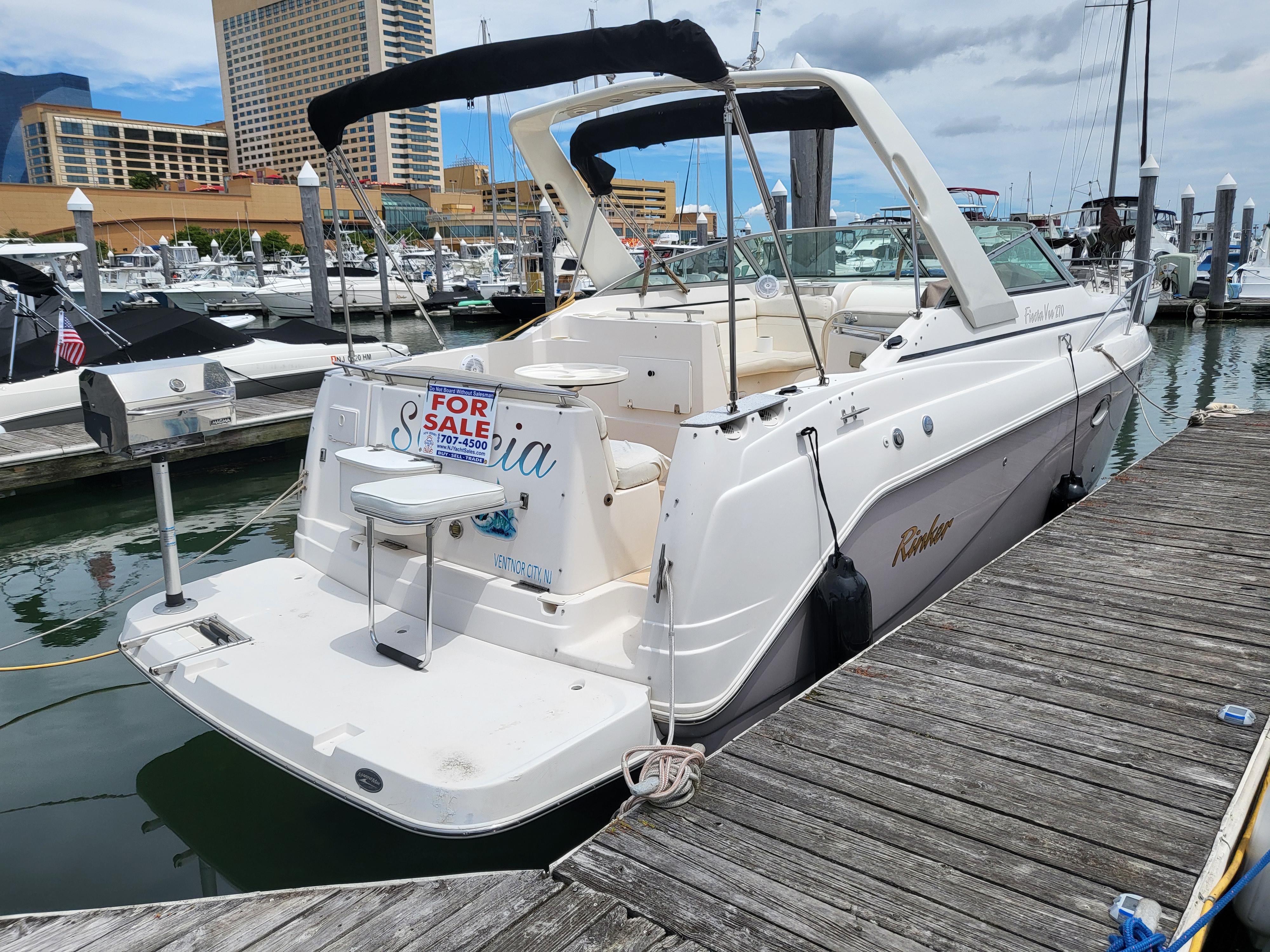 2003 Rinker Fiesta Vee 270